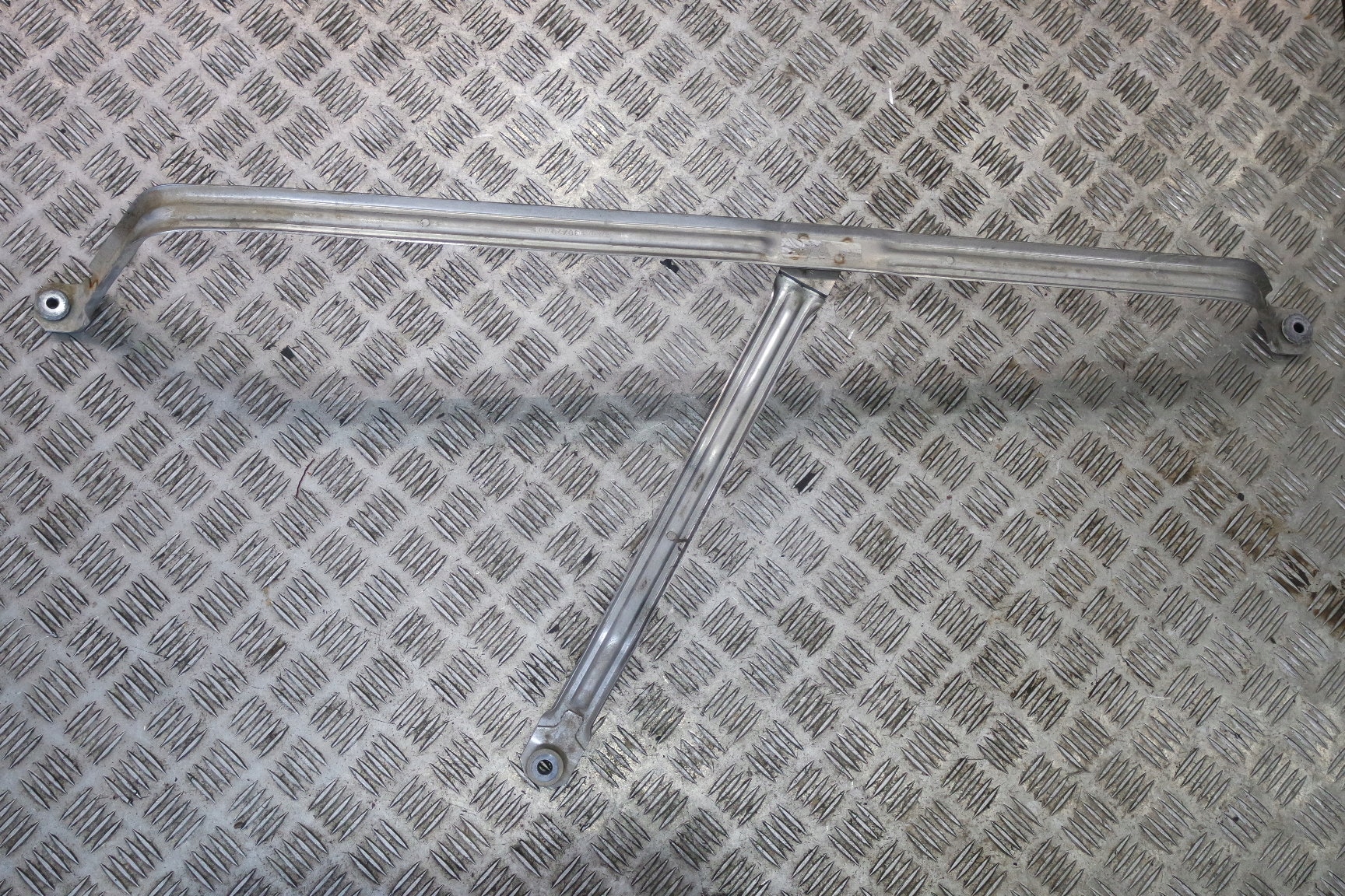 Опора паливного бака BMW G05 G06 X5 X6 7468281