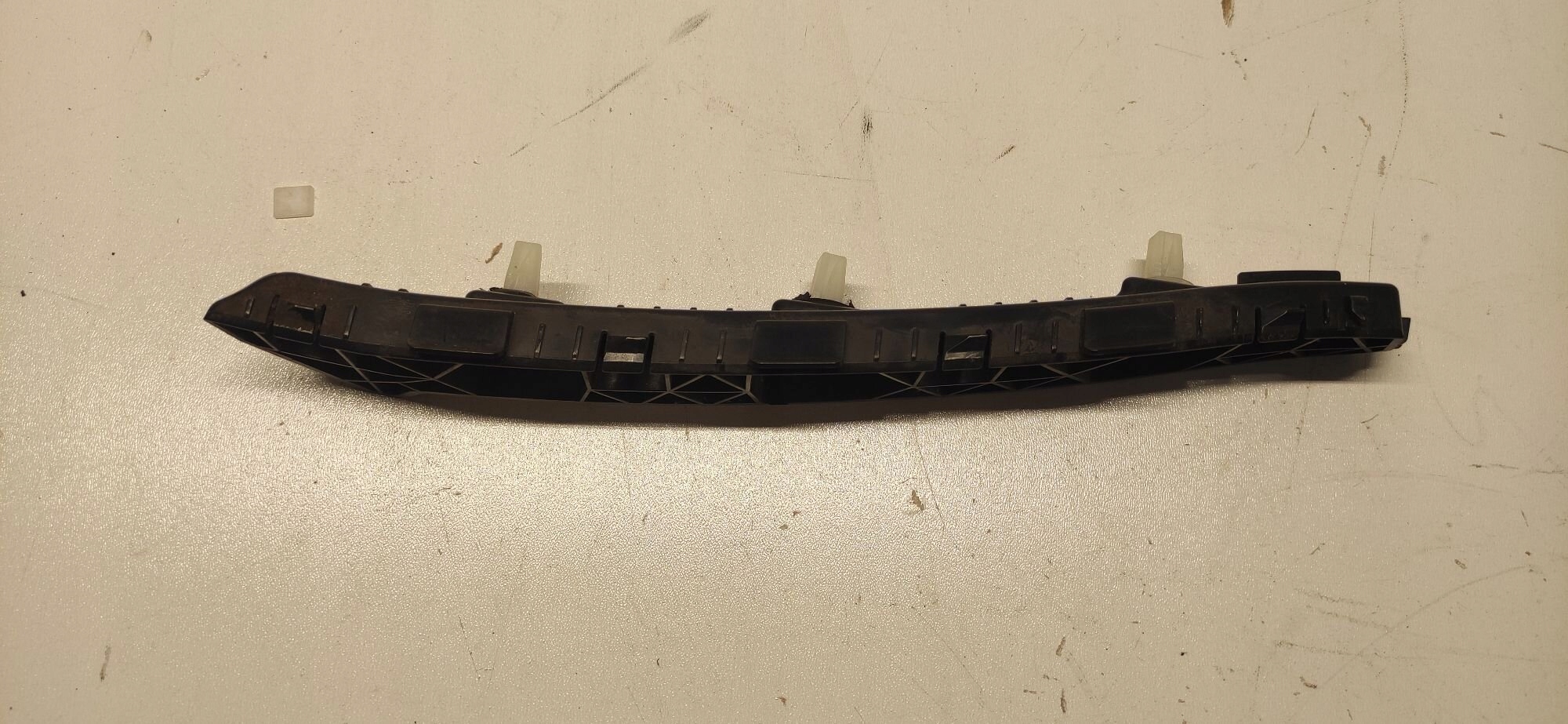 HYUNDAI I20 II 3D COUPE bumper bracket left rear part holder 86615-C8300