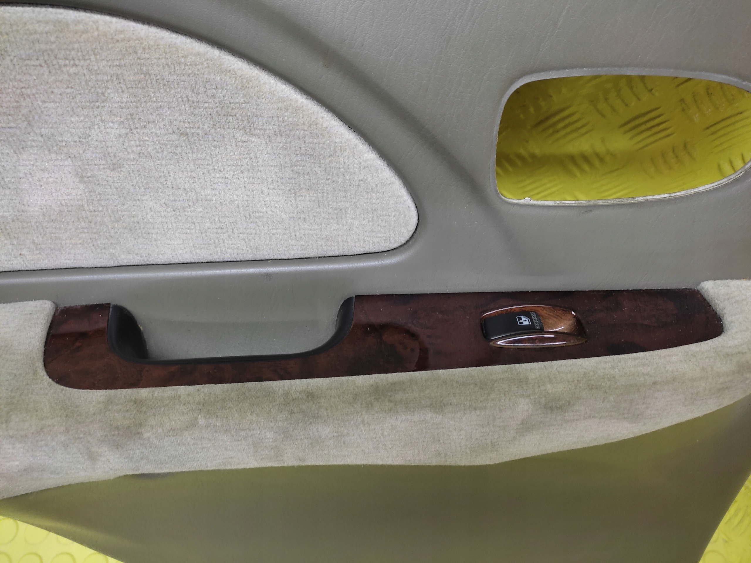 HYUNDAI SONATA upholstery door left rear part