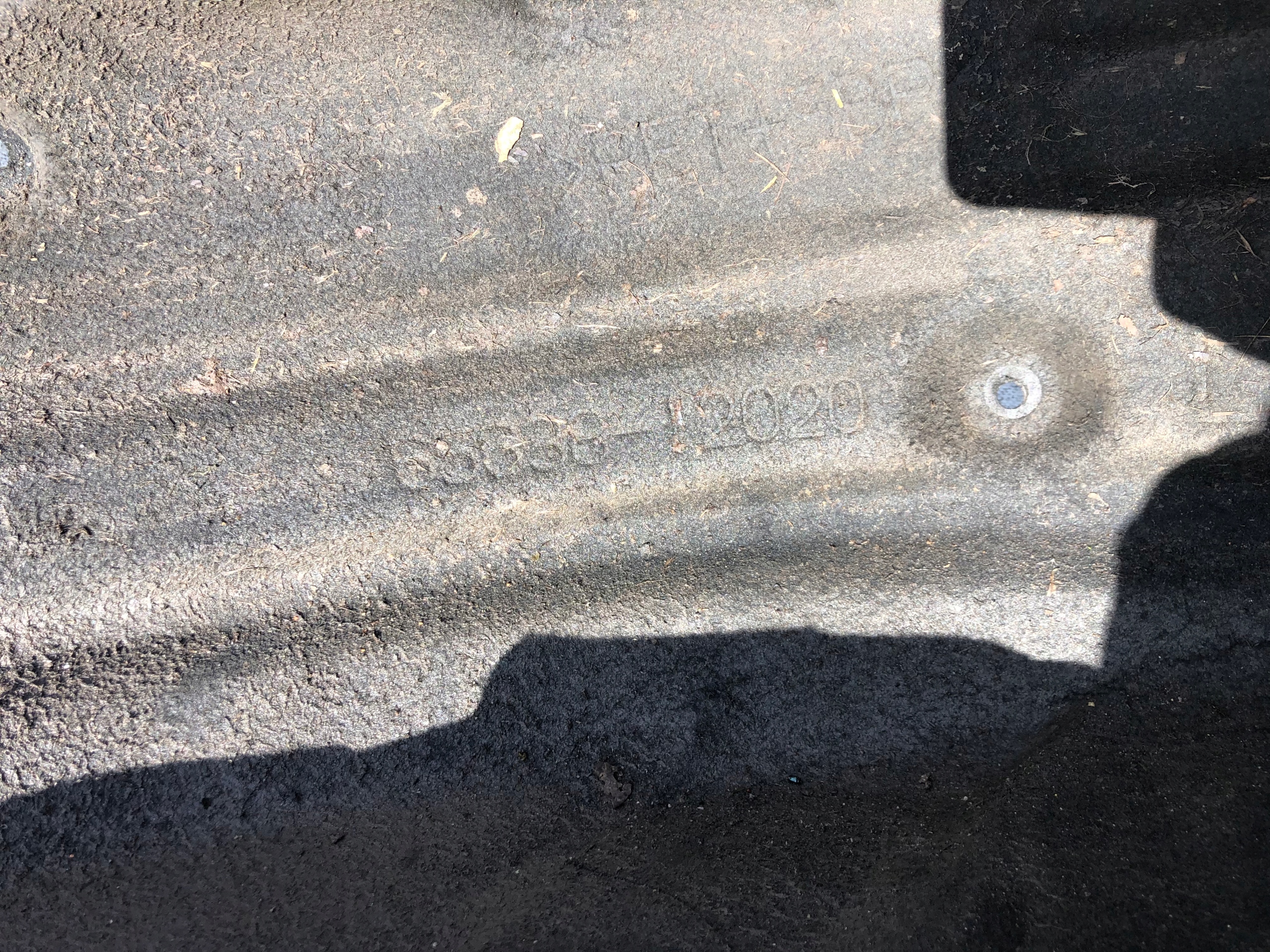 mudguard left rear part TOYOTA AURIS and 65638-12020