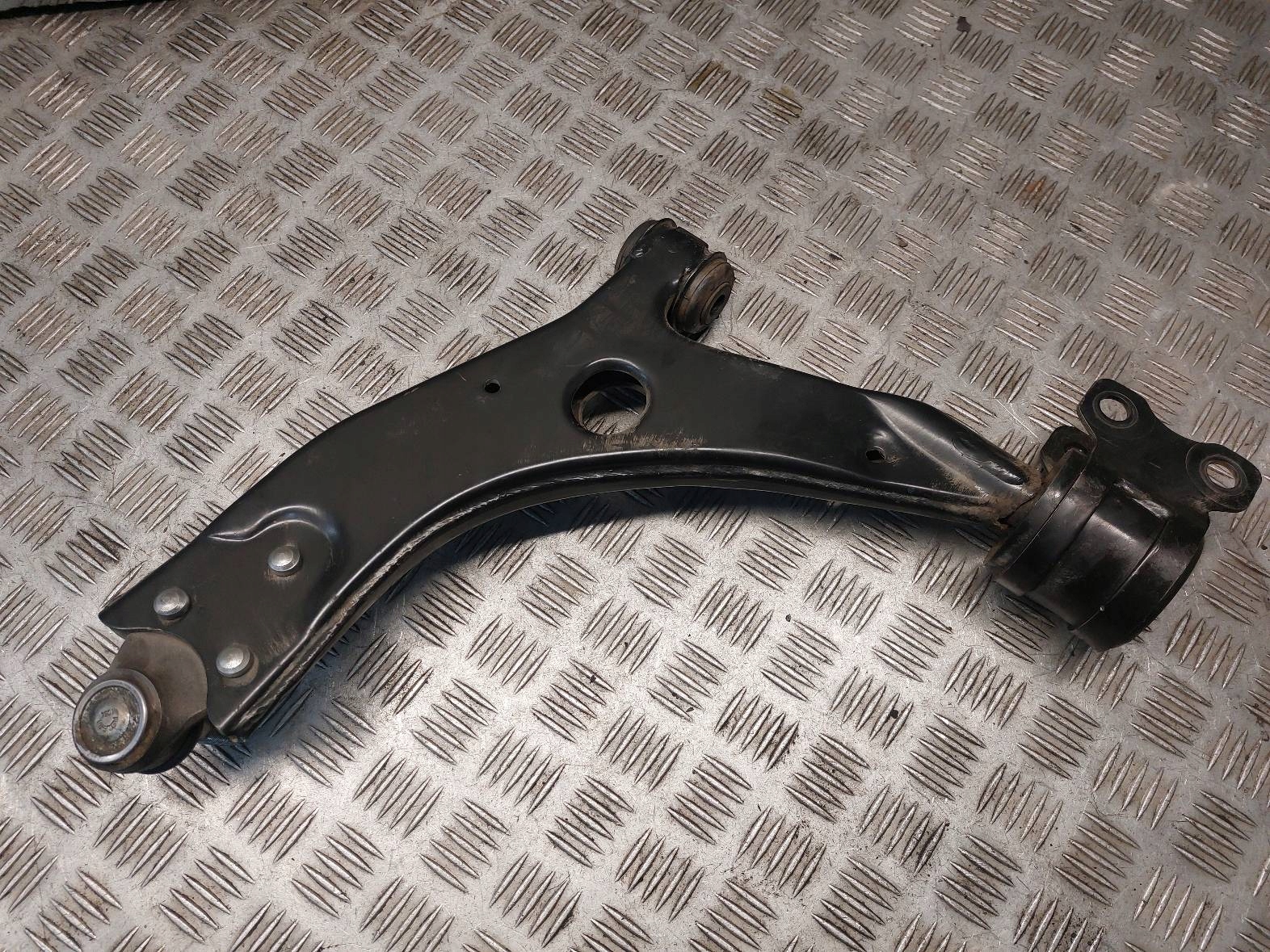 arm right front VOLVO S40 II 1.6 D 7160500035