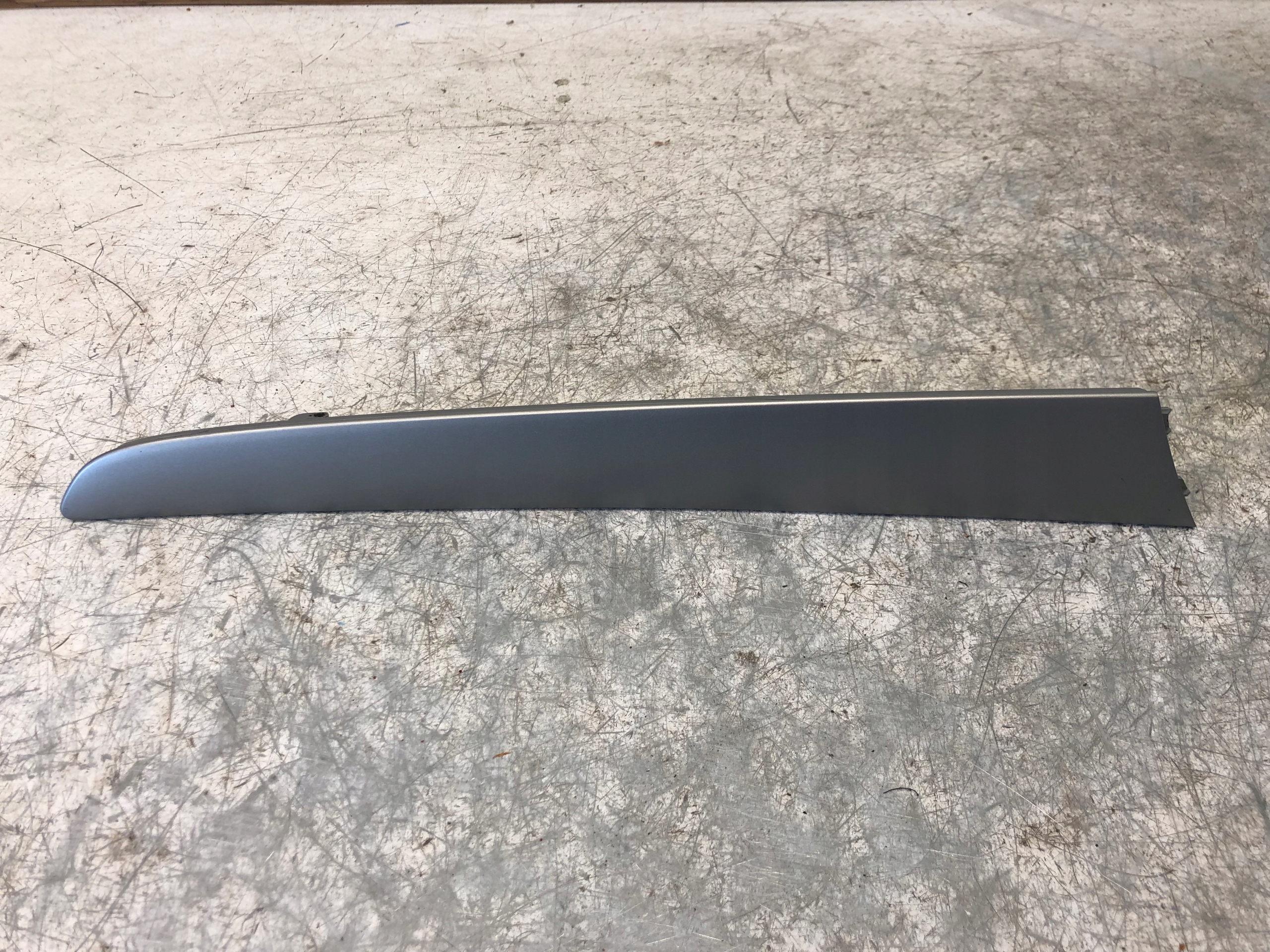 moulding DEKOR door left AUDI Q5 8R0867409