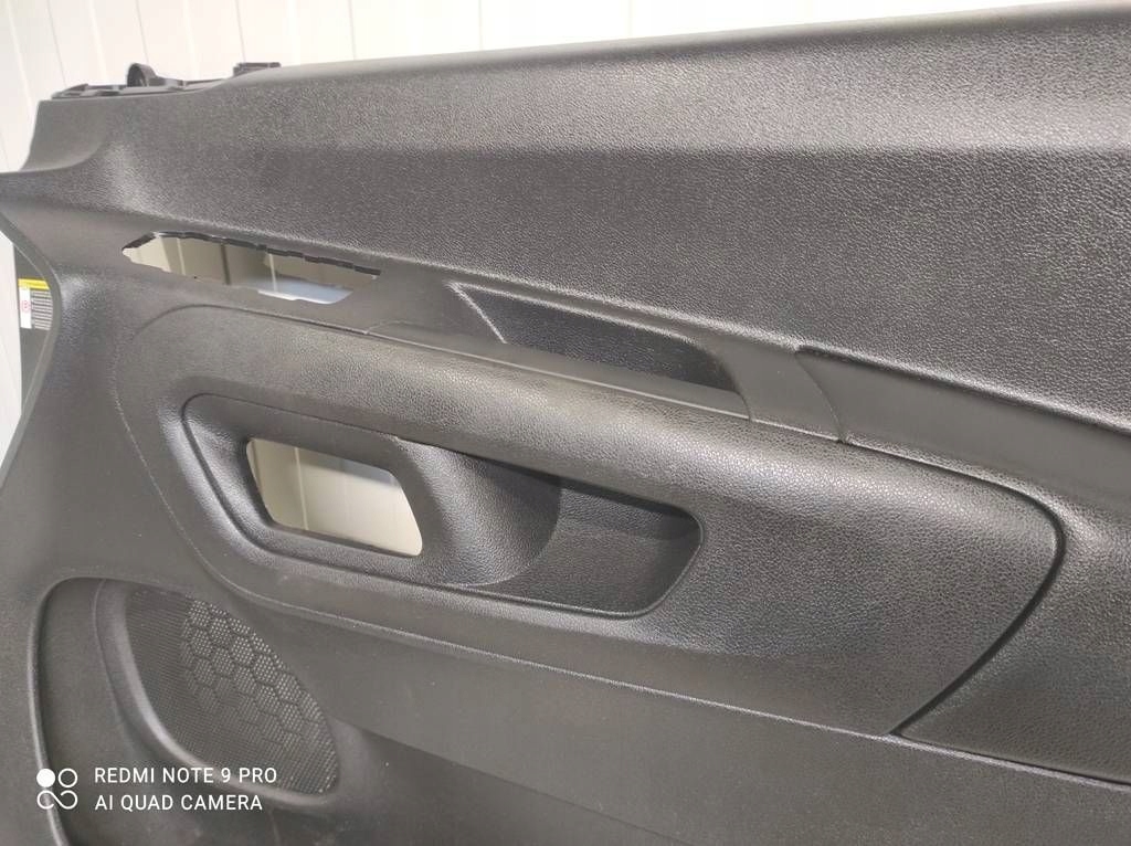 дверные карты правой peugeot PARTNER IV opel Combo e 9818643177