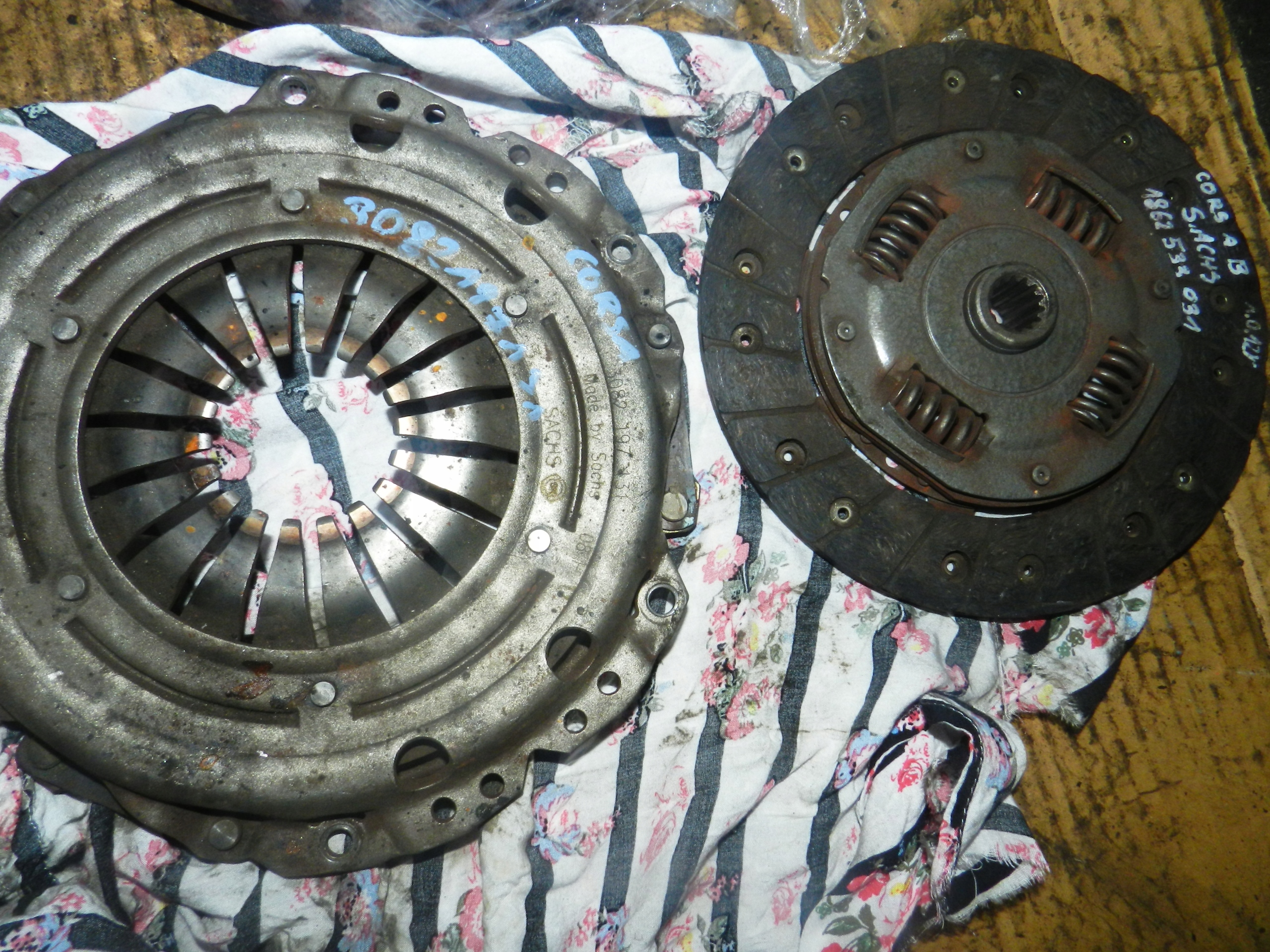 Disque Embrayage + de pression Opel Corsa B 1.4 B