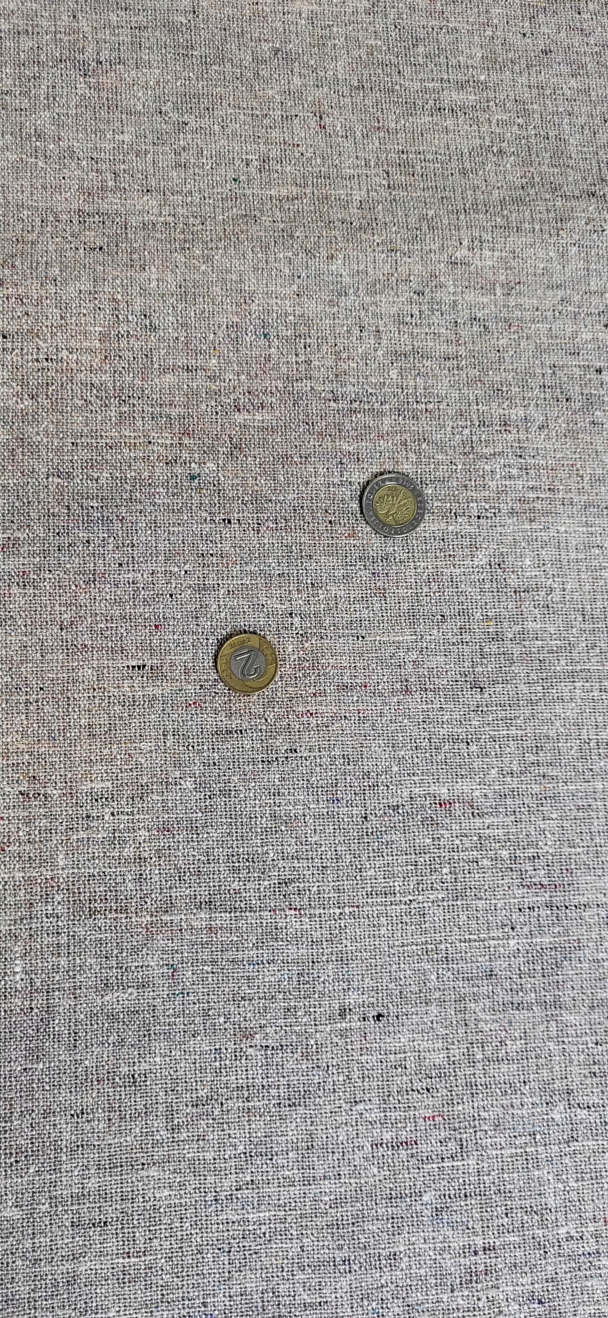 silné surové hedvábí v barvě surového lnu s barevnými nitěmi