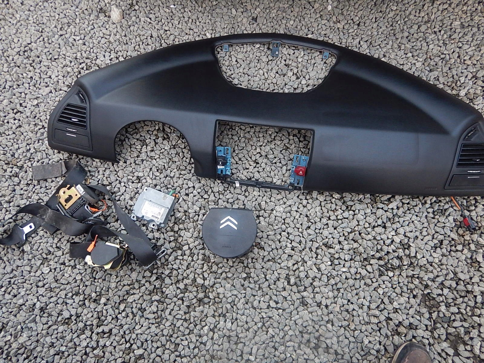 CITROEN C4 console + 2 x airbag + 2 x tension belt dashboard