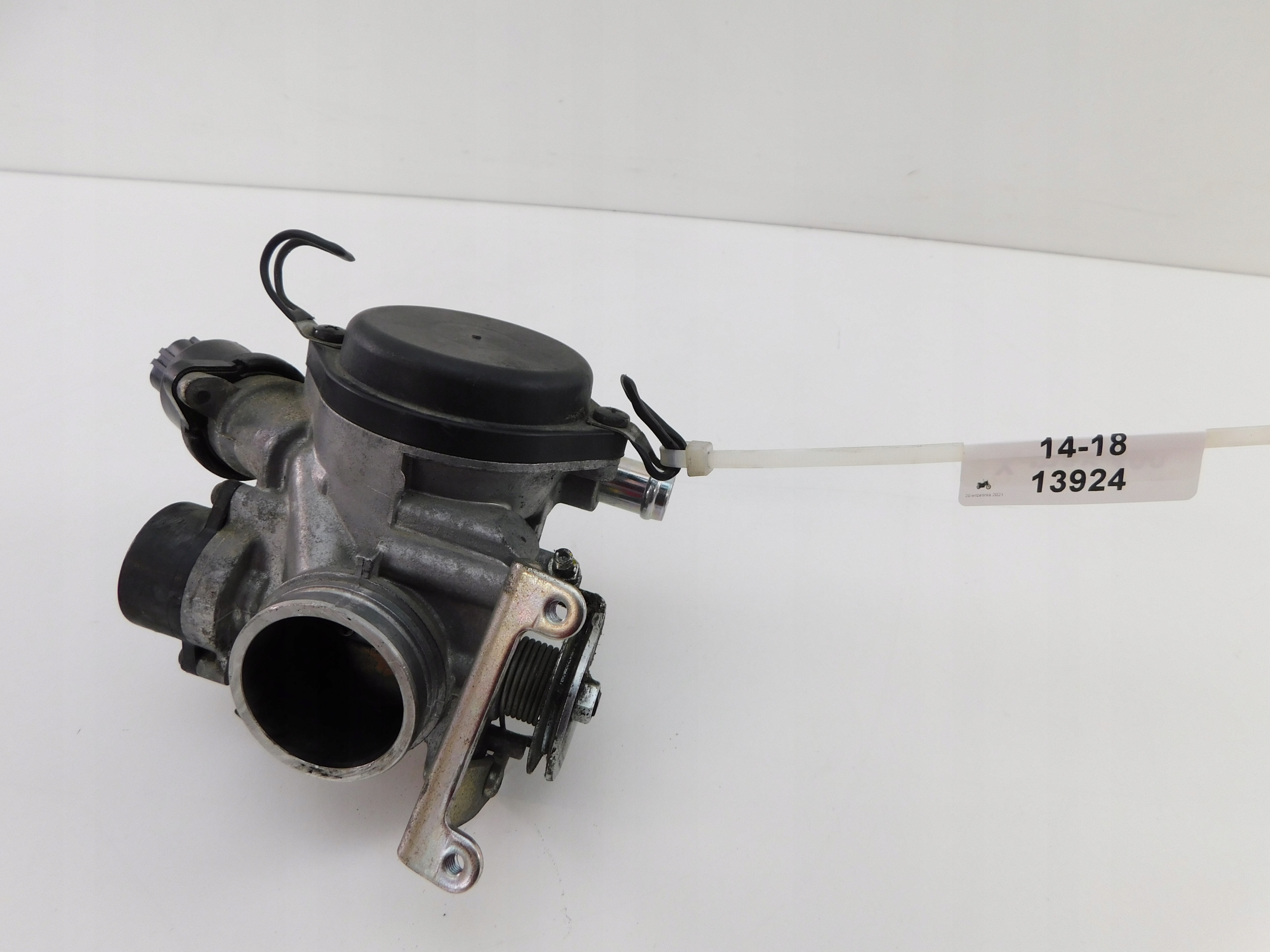 YAMAHA X MAX 400 14 18 PRZEPUSTNICA