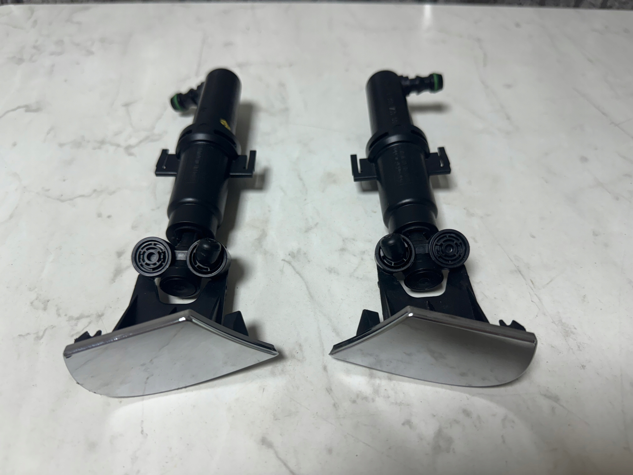 Maserati Quattroporte 2013 омивач фари оригінал