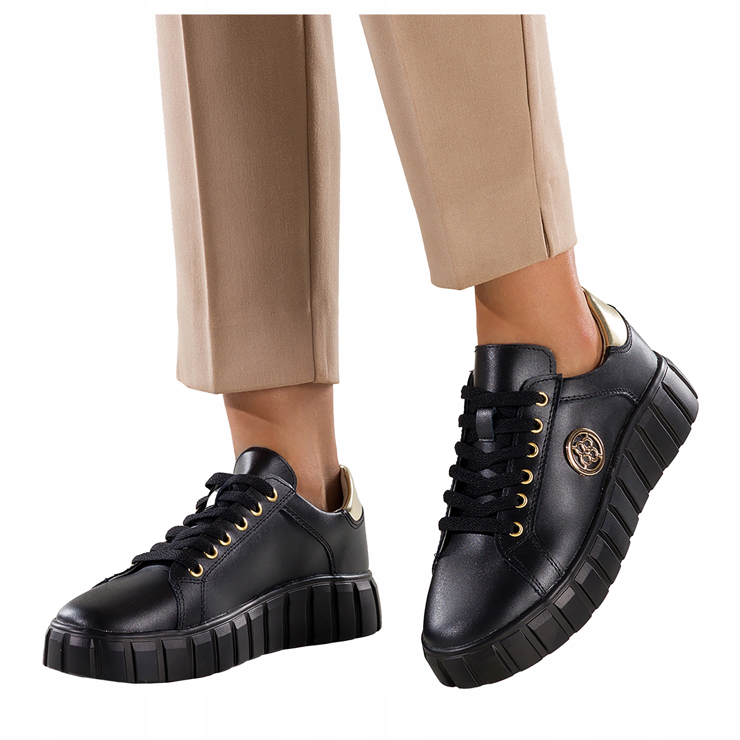 Dámské černé kožené sportovní boty pohodlné na platformě, stabilní, velikost 36