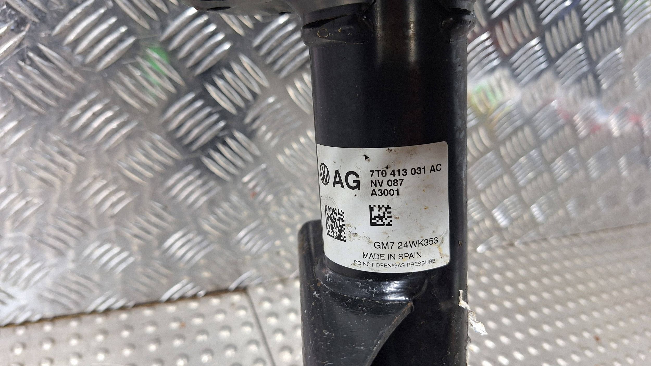 shock absorber left front 7T0413031AC VW TRANSPORTER T7 7T0