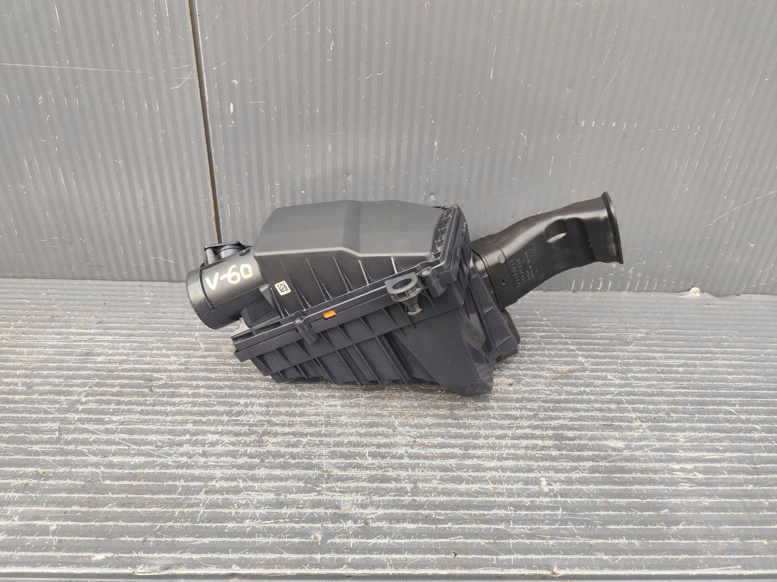 VOLVO V60 II kućište filtera zraka 31474862