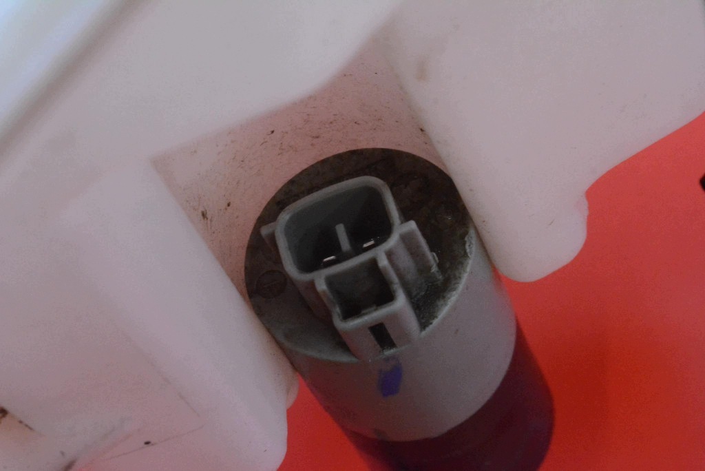 washer fluid tank TOYOTA AURIS 1 and 1.6 VVT-and 124 KM 06-09