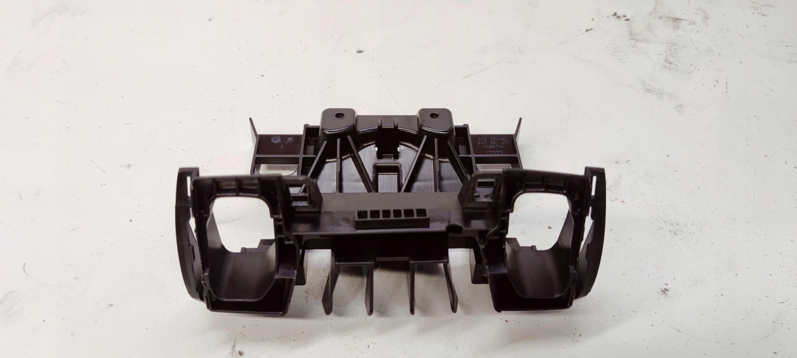 holder ZAGLOWKA front AUDI A4 B9 A5 8W0881627