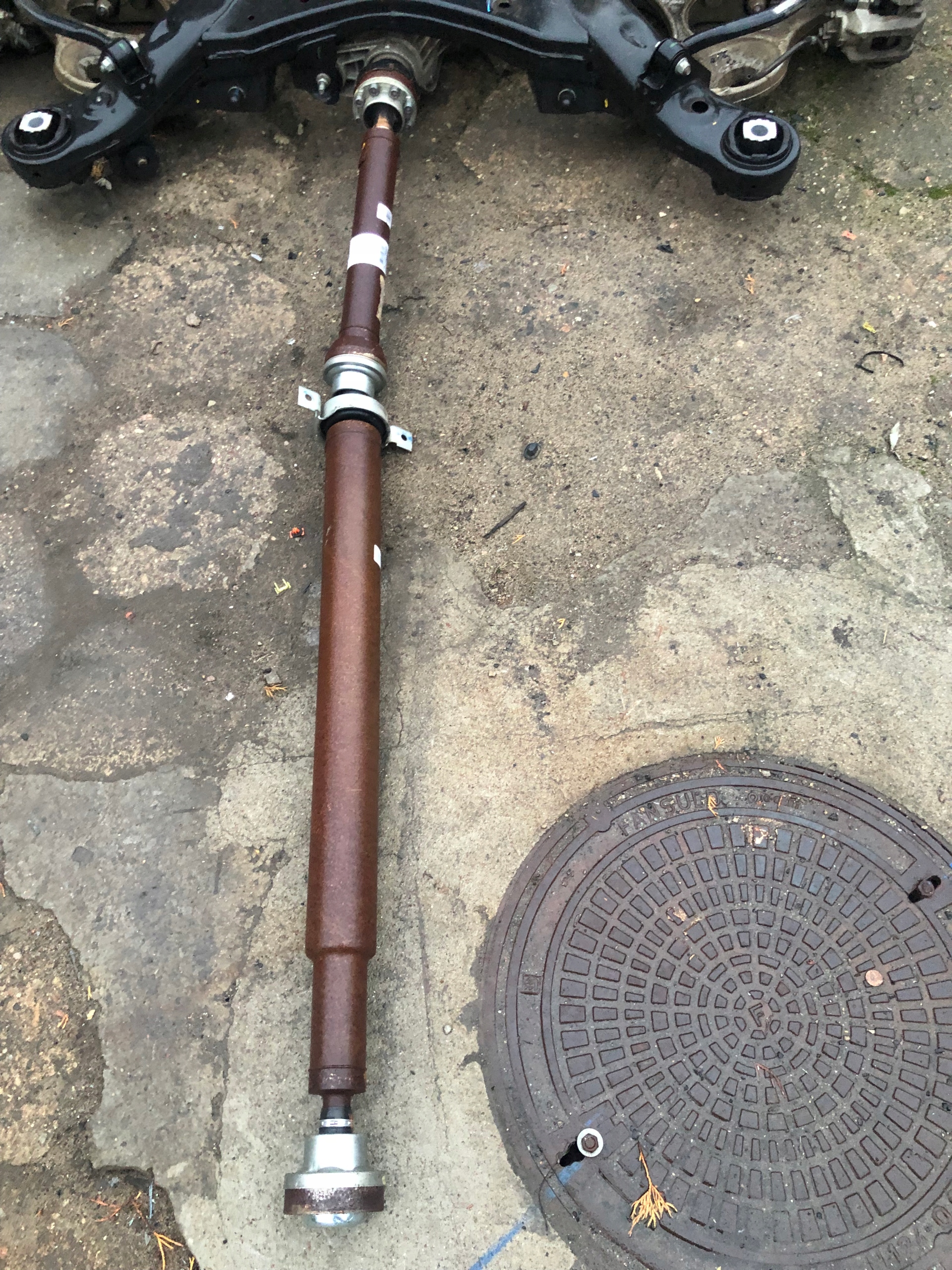 P52123730AB - JEEP GRAND CHEROKEE WK2 ПРИВОДНИЙ ВАЛ 17R