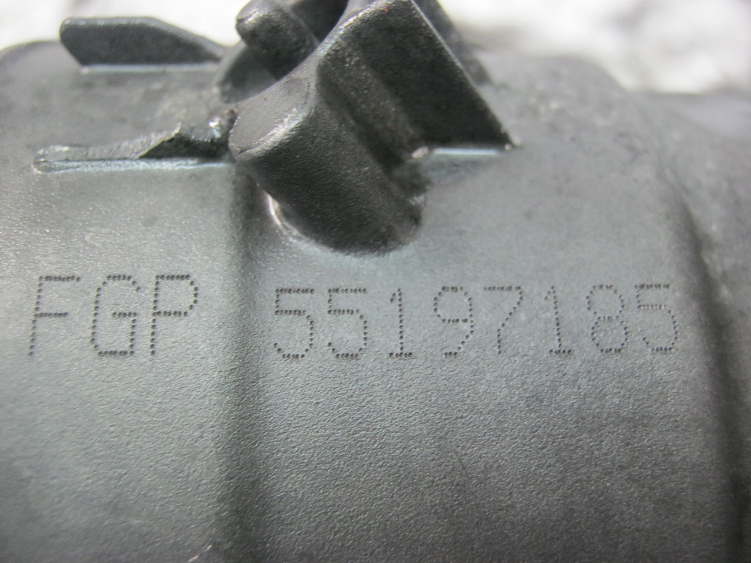 Ölfiltergehäuse FIAT OPEL 1.9 CDTI 55197185