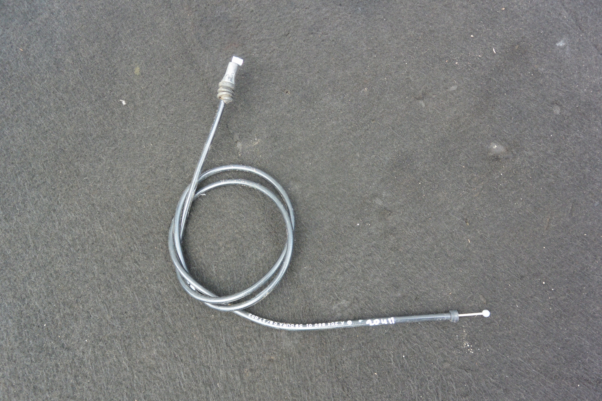 CÂBLE POUR L’OUVERTURE DU CAPOT MERCEDES C-KLASA W204 EU