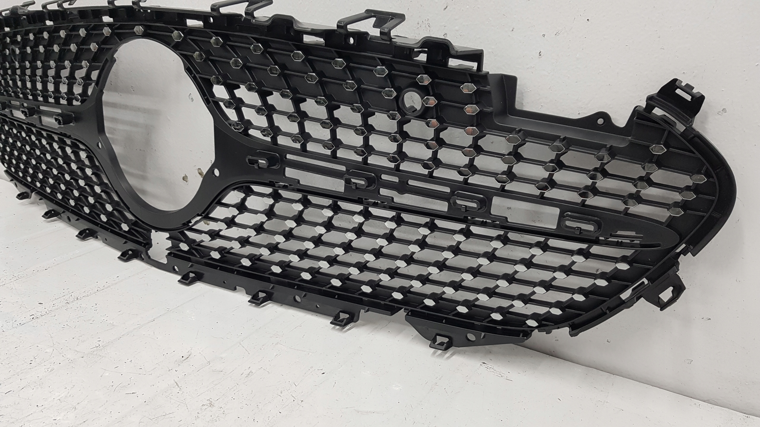 MERCEDES CLS W257 AMG KAMERA GRILL ATRAPA Producent części Mercedes-Benz OE