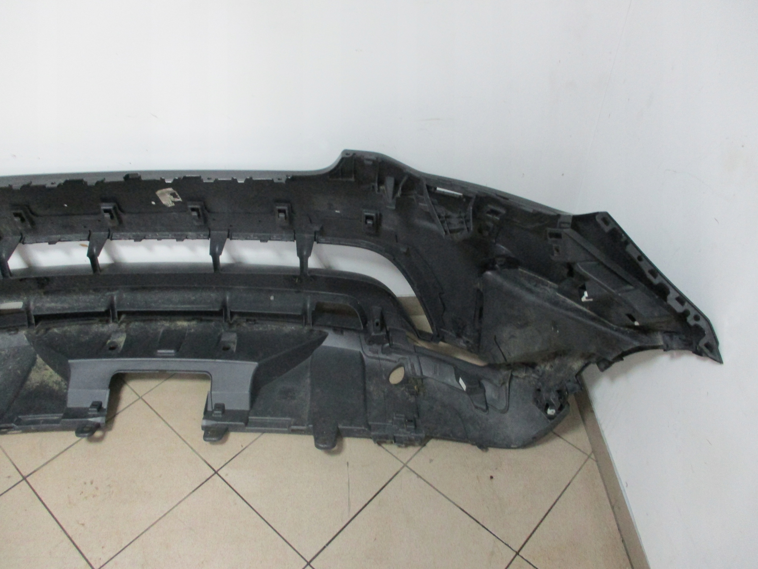 nárazník předek Land Rover Discovery V 16- Dynamic