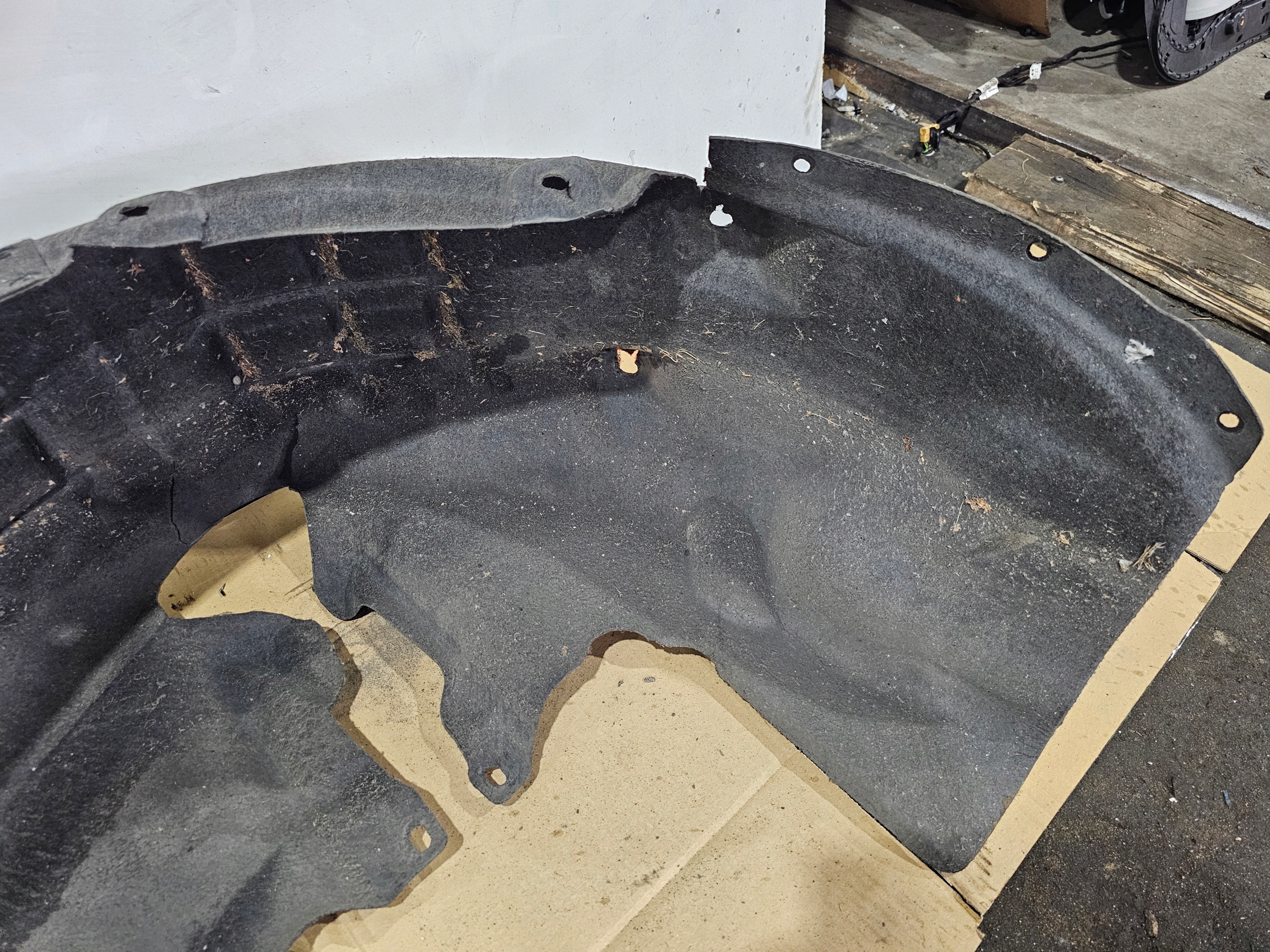 mudguard left rear part AUDI A6 C7 4G0810171A