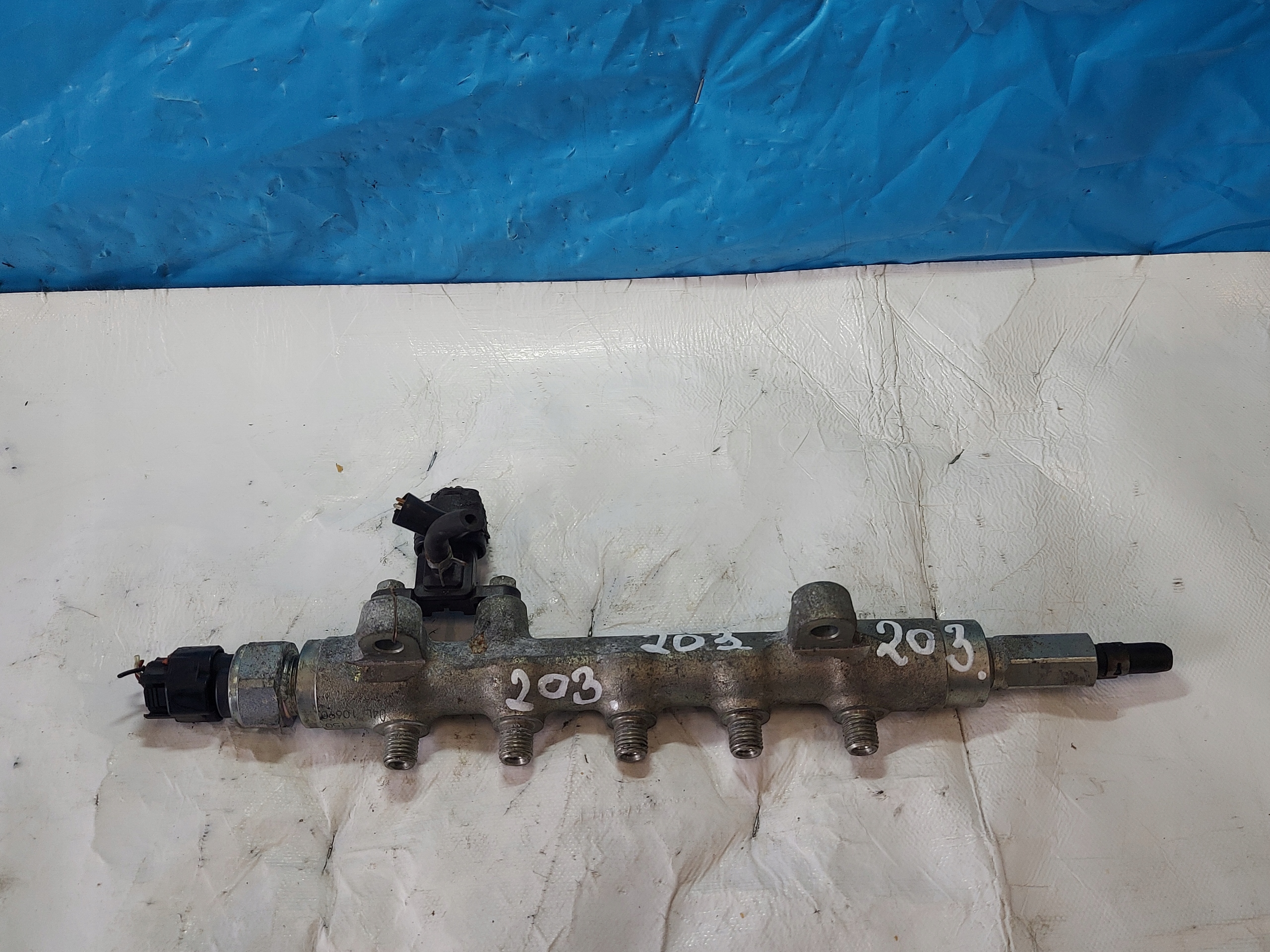 Rampe injection MAZDA CX 7 2.2 TD DENSO 6270