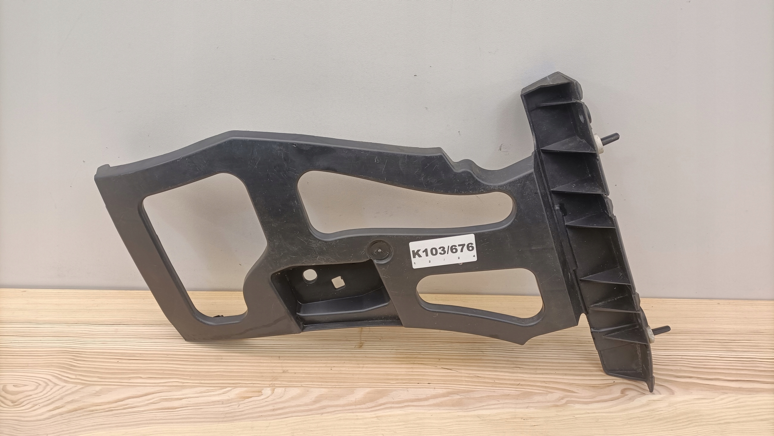 CITROEN C4 PICASSO bumper bracket right rear part holder 9654490780 K103/676