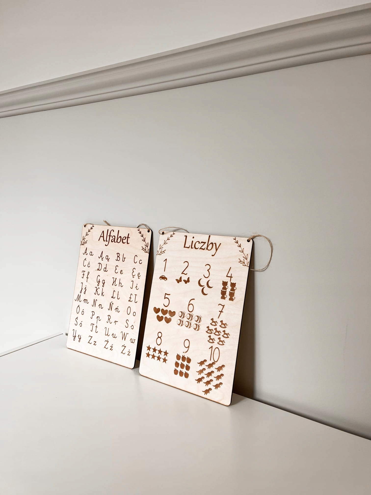 Zestaw Drewnianych TABLICZEK EDUKACYJNYCH ALFABET I LICZBY