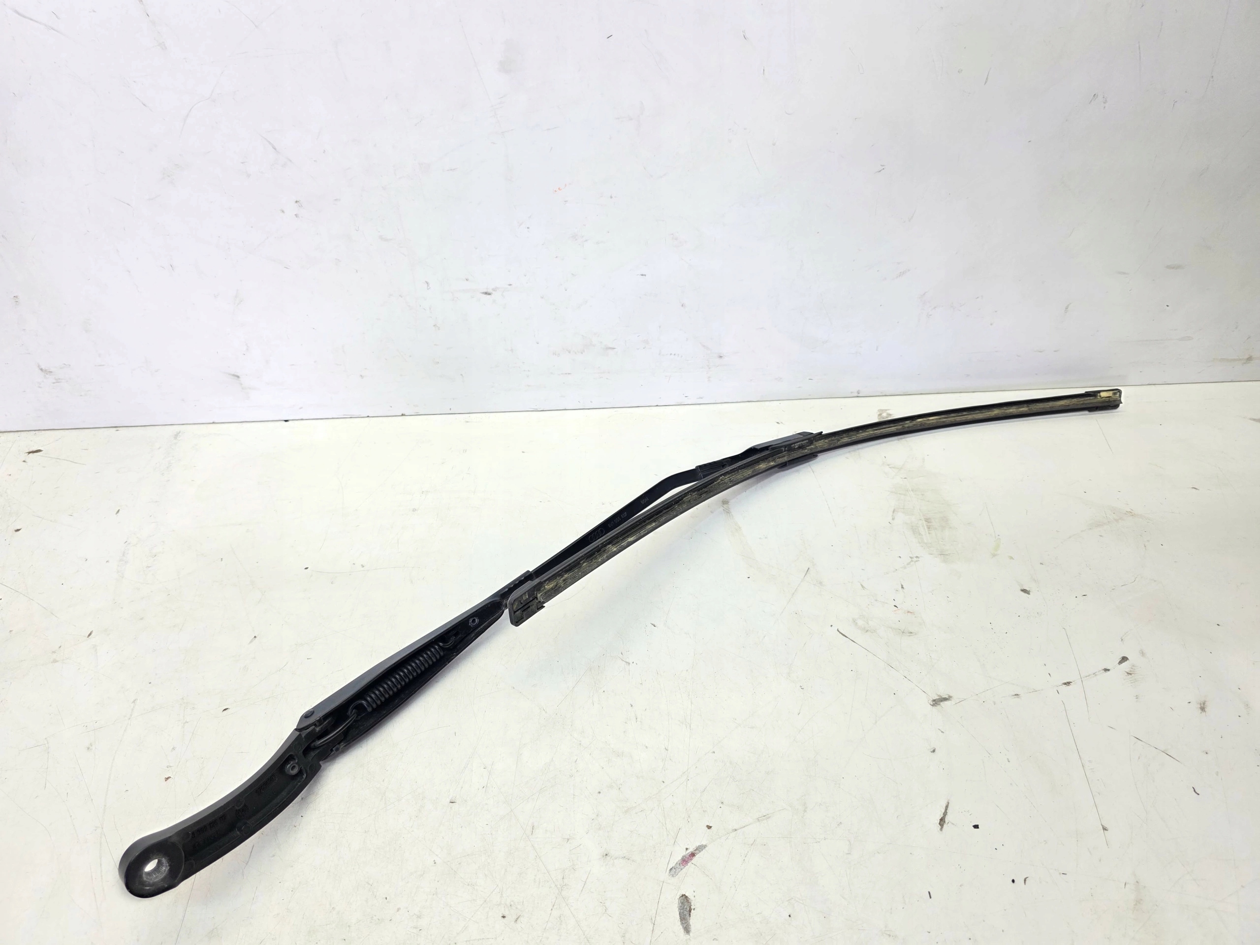 wiper arm left AUDI A3 8V 8V1955407