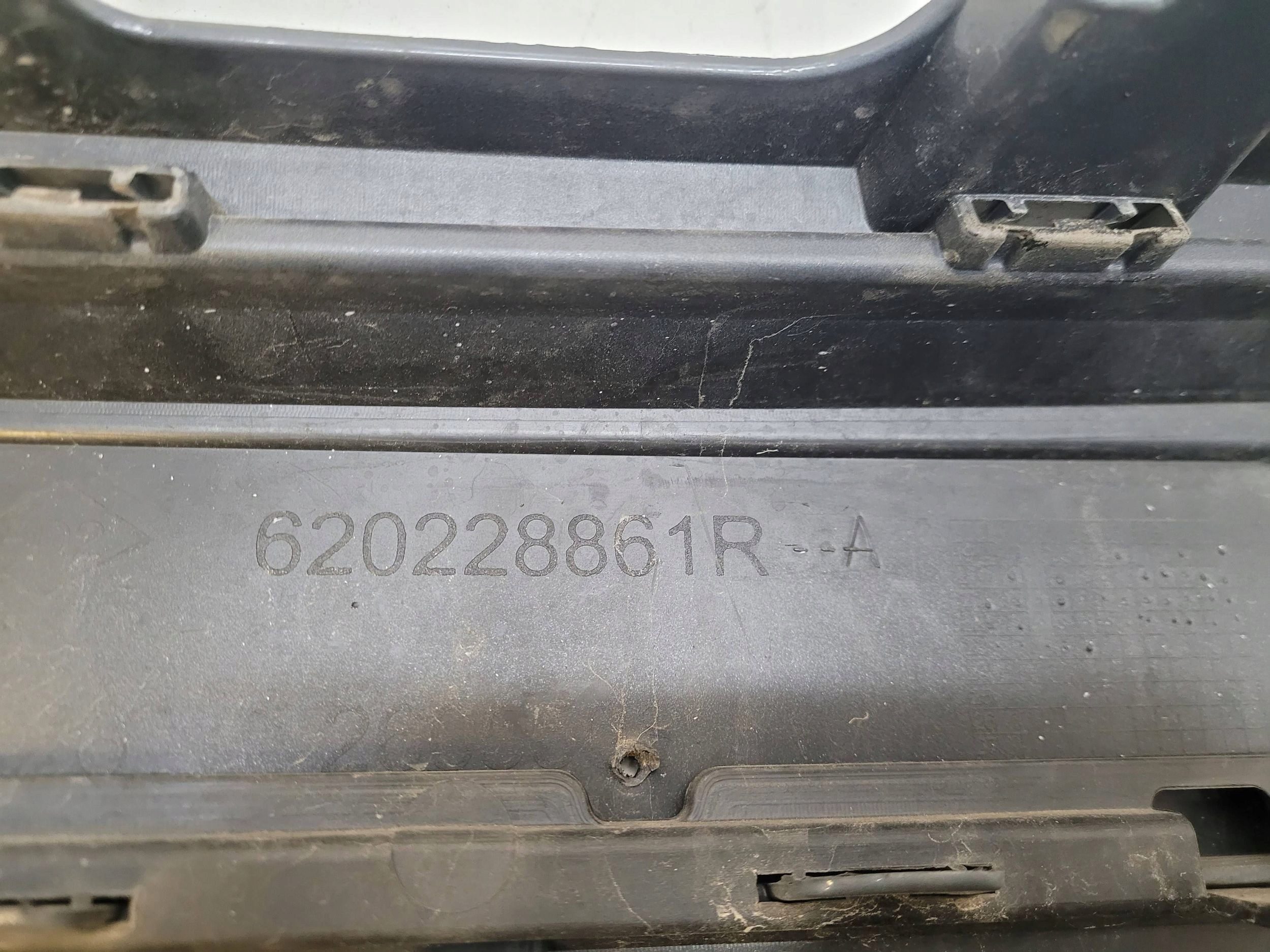 DACIA SANDERO III STEPWAY JOGGER 20r> bumper front PDC 620228861R