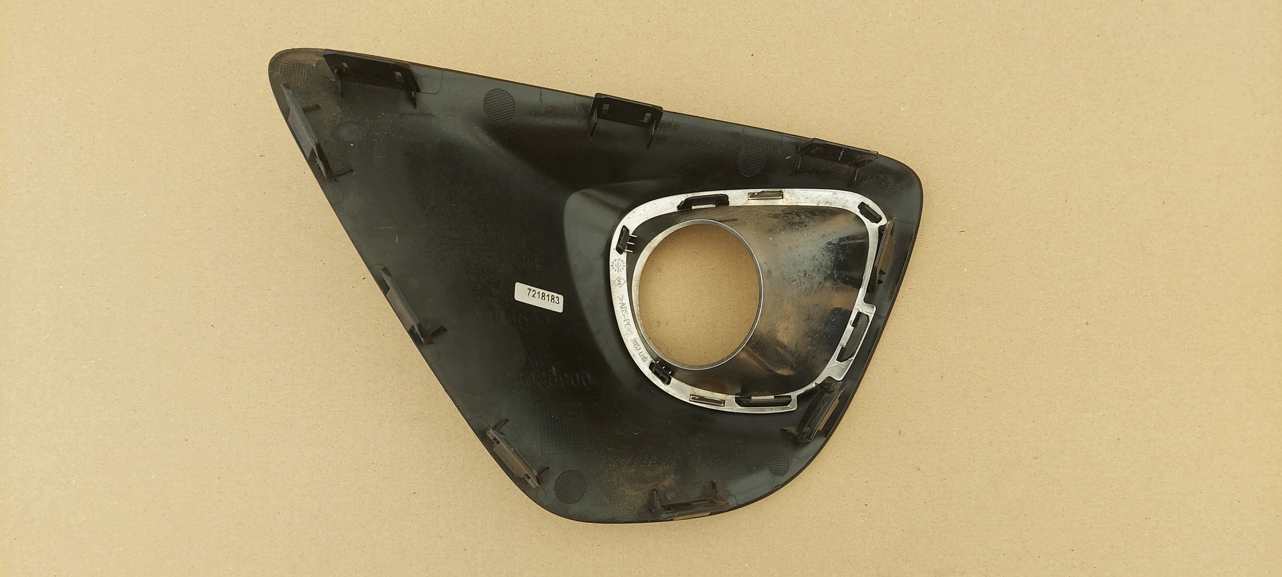 spoiler grid fog lights left TRAFIC III VIVARO B OD 2014r 261A38993