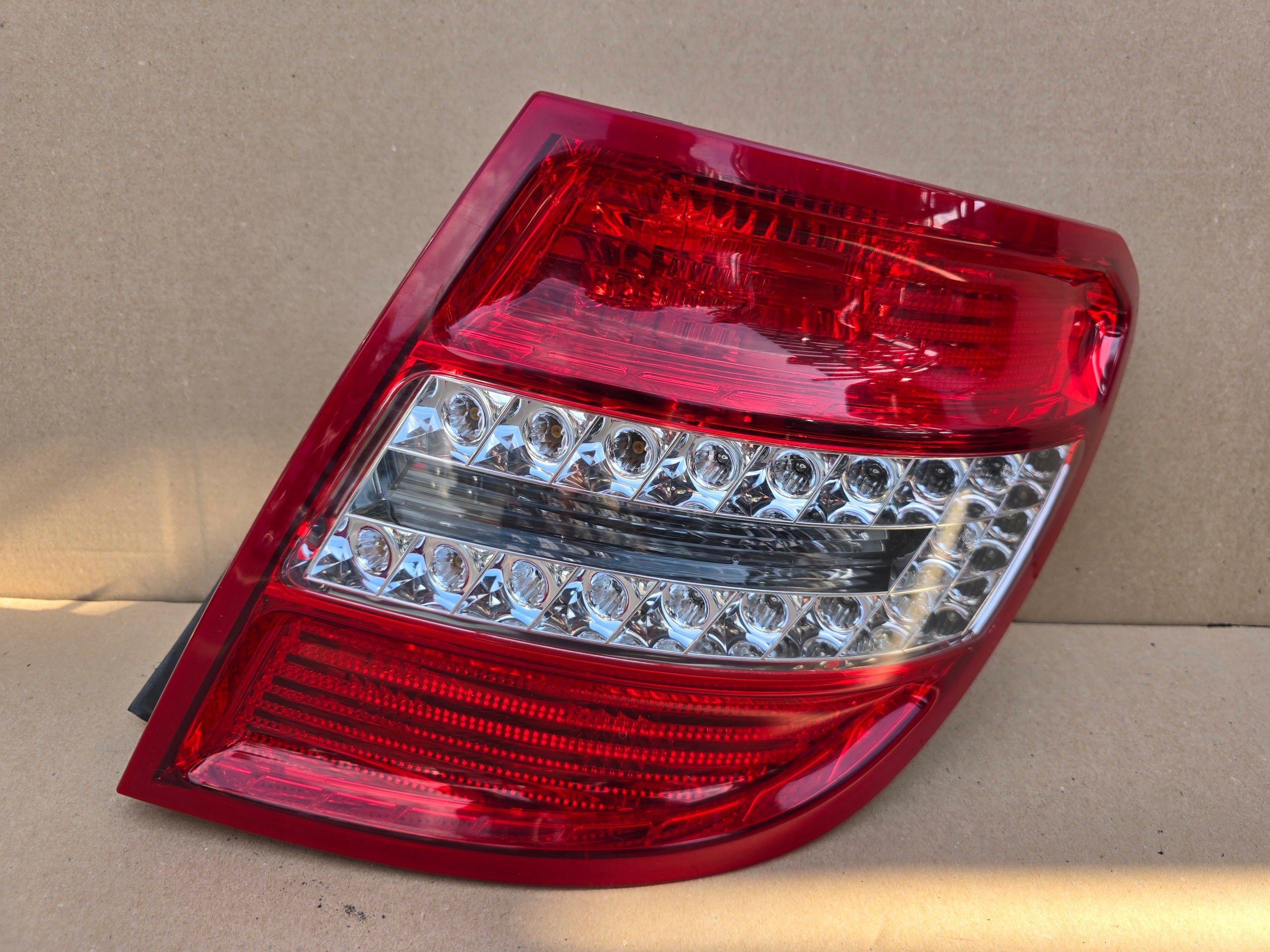 Mercedes-Benz C-Klasse W204 Rückleuchte A2048204064 Rearlamp - Thumbnail 1