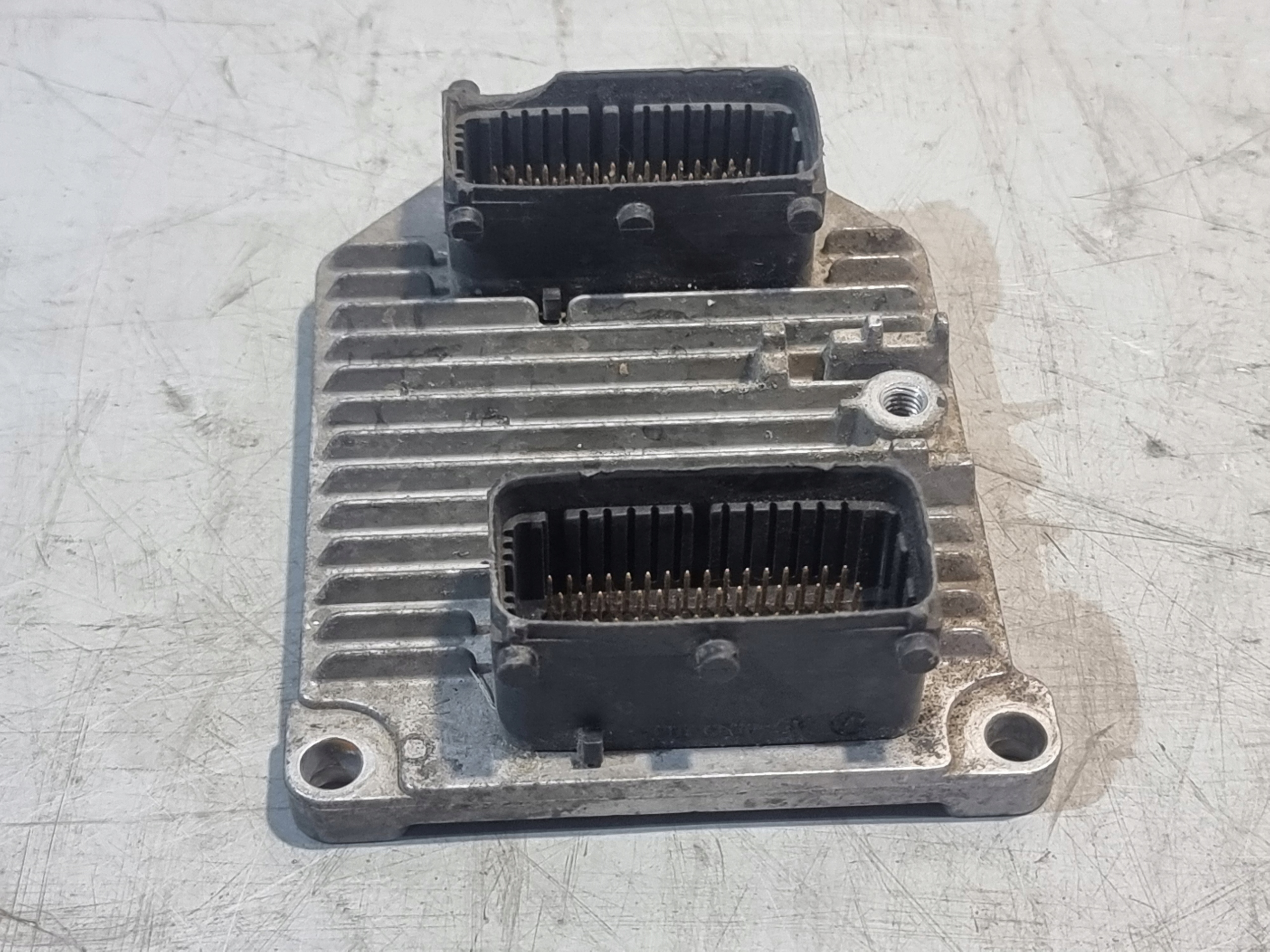 control unit computer of the engine OE 09179499 OPEL VECTRA C 1.8B 16V