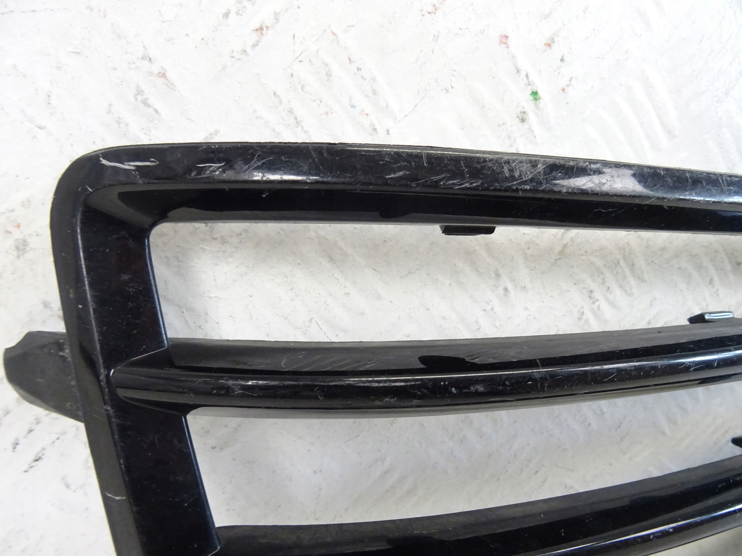 grid of a bumper front front left AUDI Q3 8U LIFT S-LINE 8U0807681K