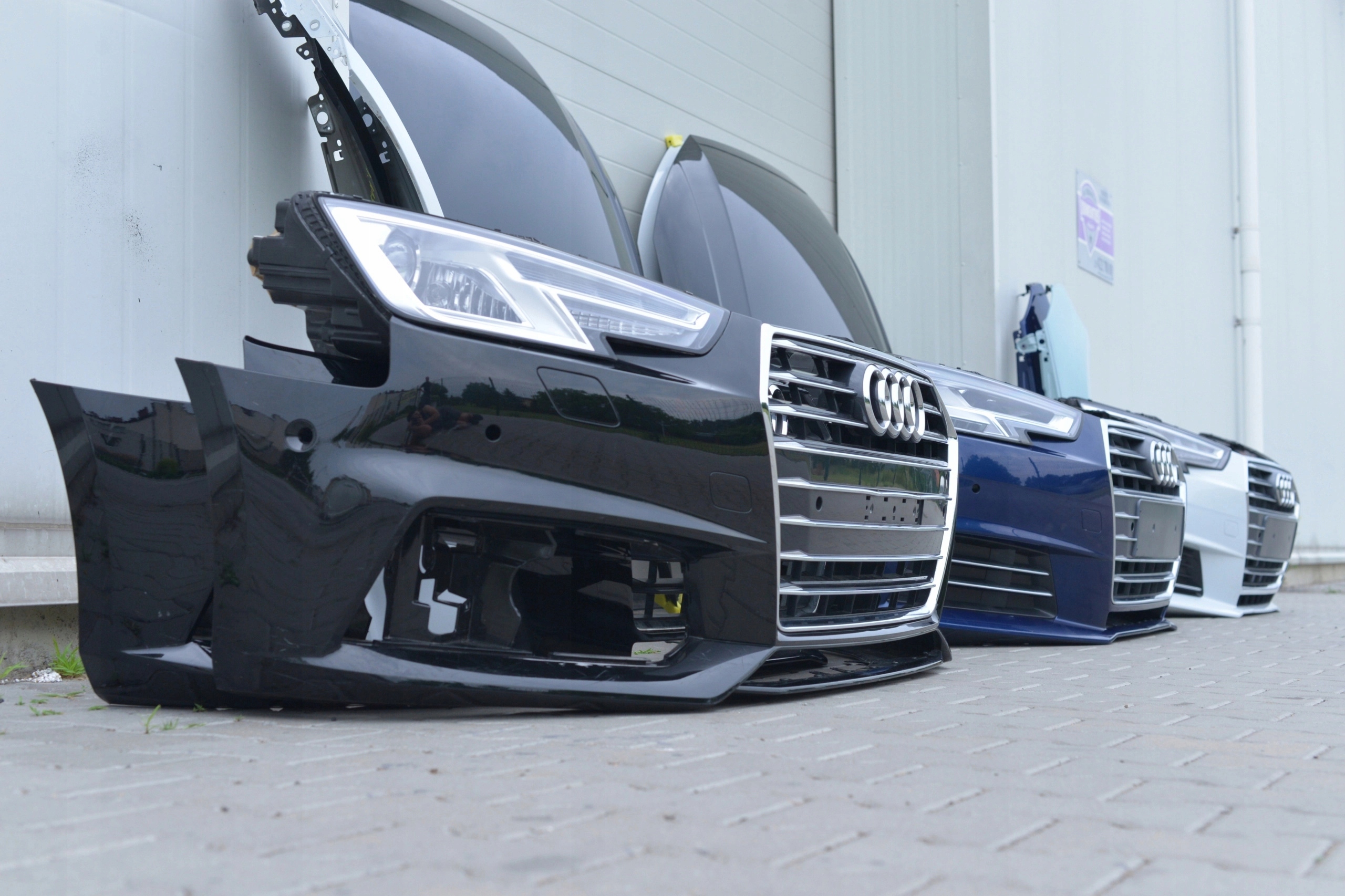 AUDI A4 B9 8W 2016-2024 MASKA POKRYWA SILNIKA 8W0823029A Wersja Europejska