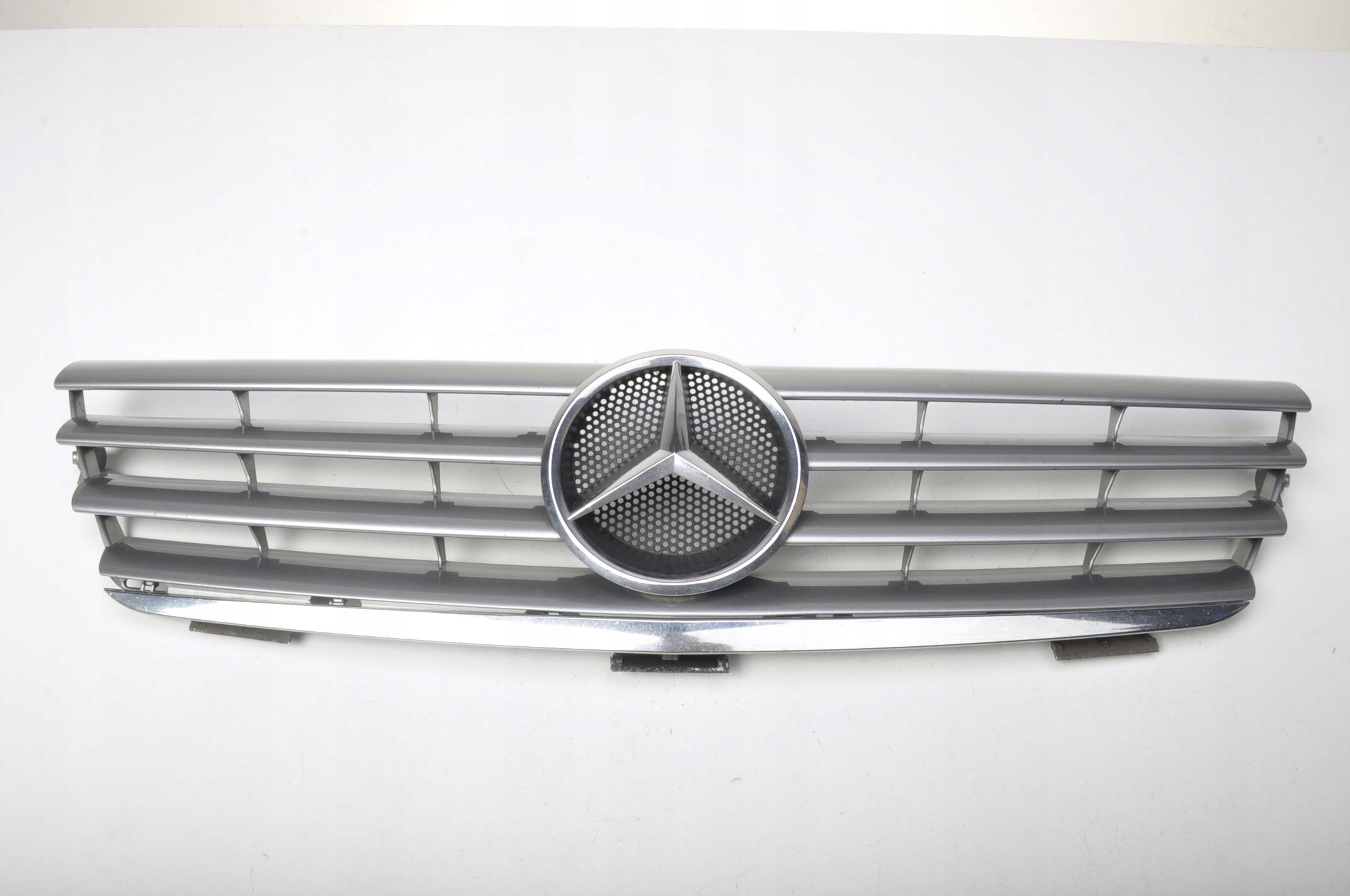 MERCEDES W203 решітка радіатора