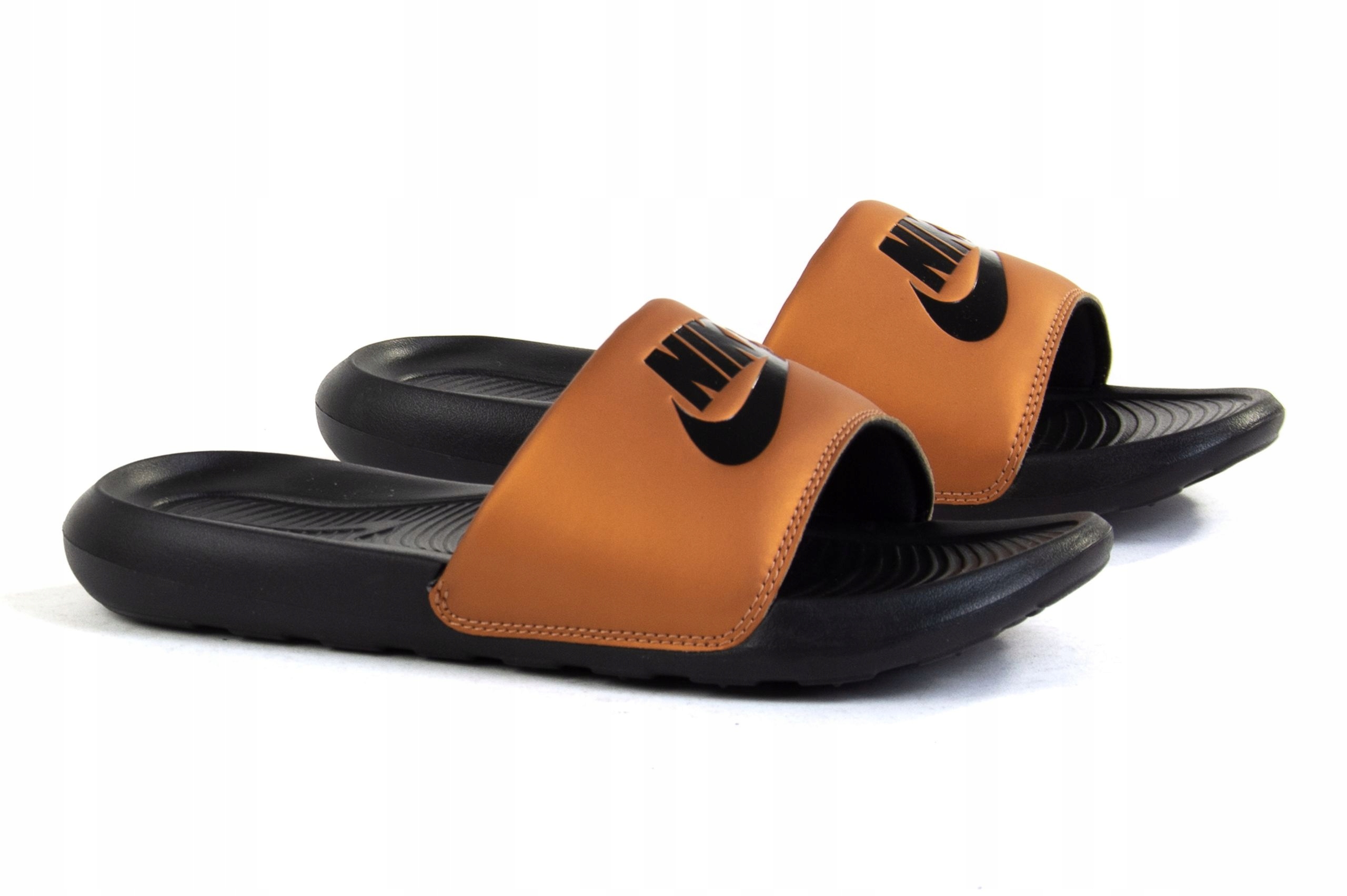 

Klapki Nike Victori One Slide CN9677-003 R. 39
