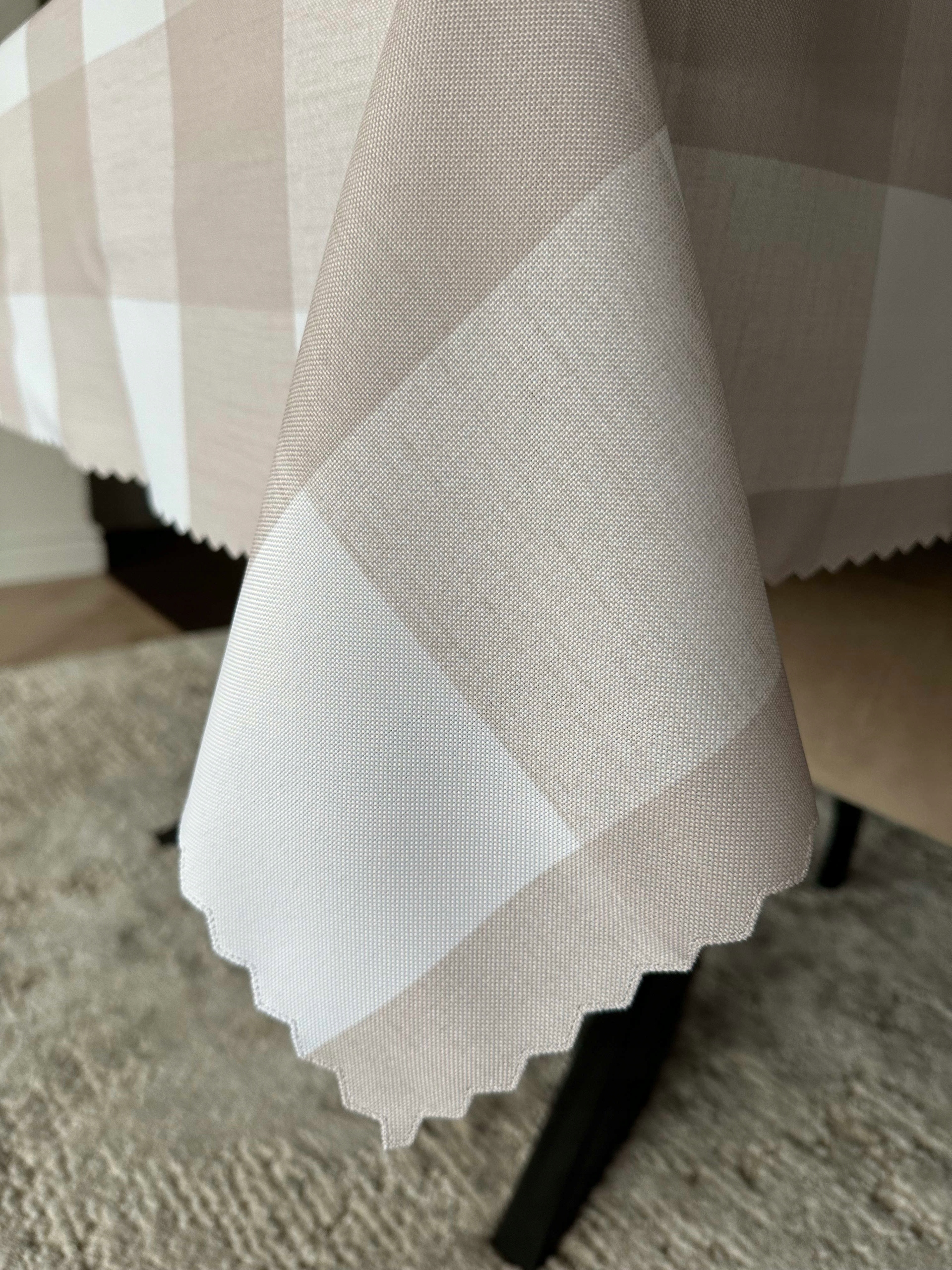 Obrus KRATA PLAMOODPORNY NA STÓŁ POLSKI 130x240 Marka inna