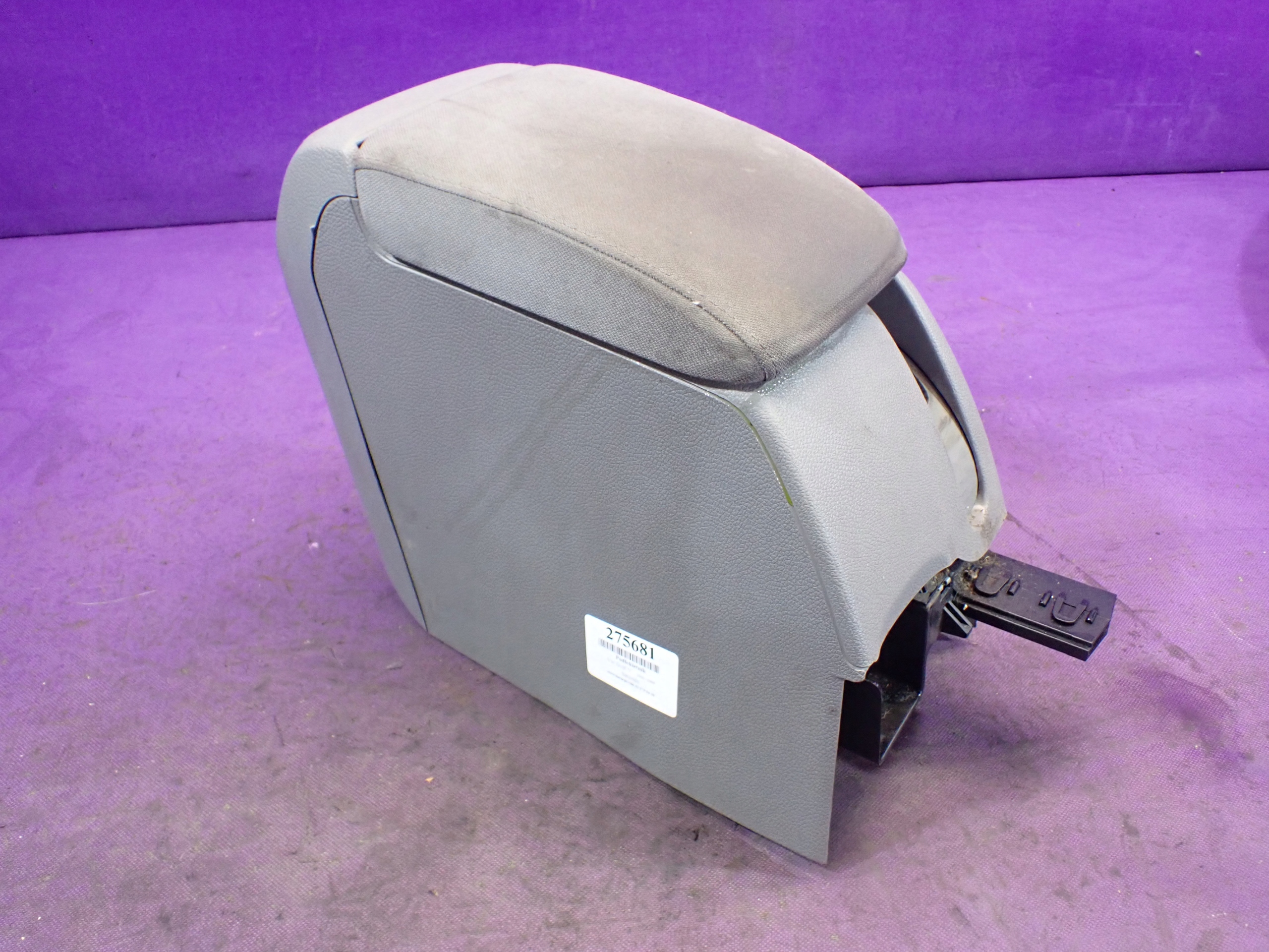 GOLF V ПОДЛОКОТНИК 1K0864251A ВЕНТИЛЯЦИОННЫЕ РЕШЕТКИ СЗАДИ