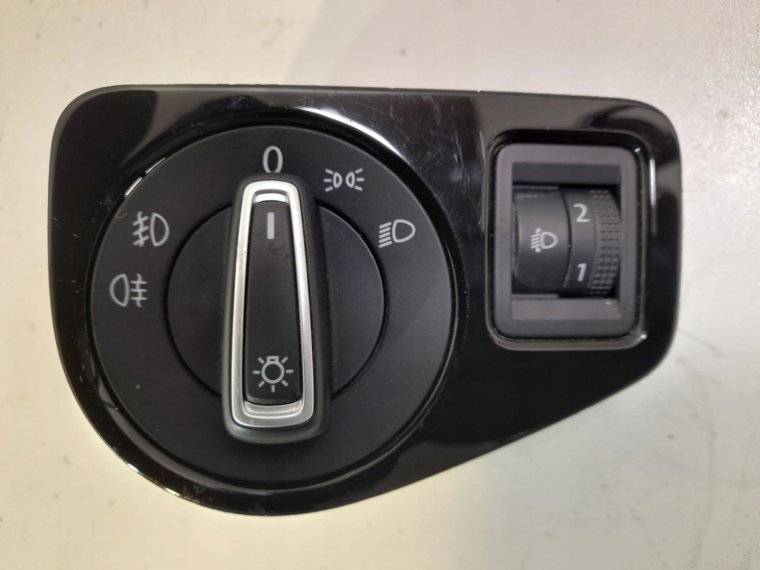Volkswagen Golf VII interruttore luci 5G1858060 (G489)