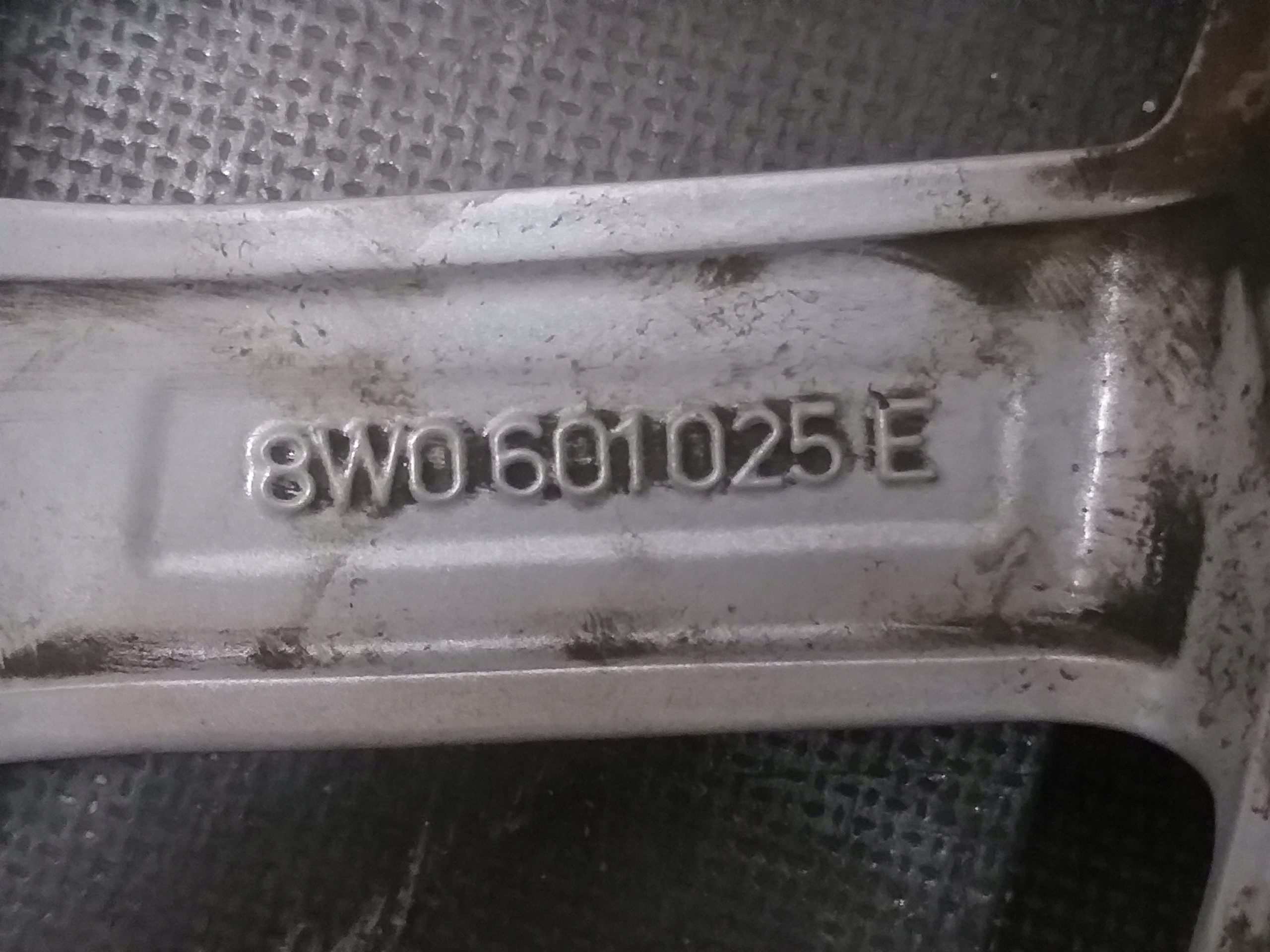 disk hliníkový AUDI A4 B9 5X112 7,5J 17" ET38 8W0601025E