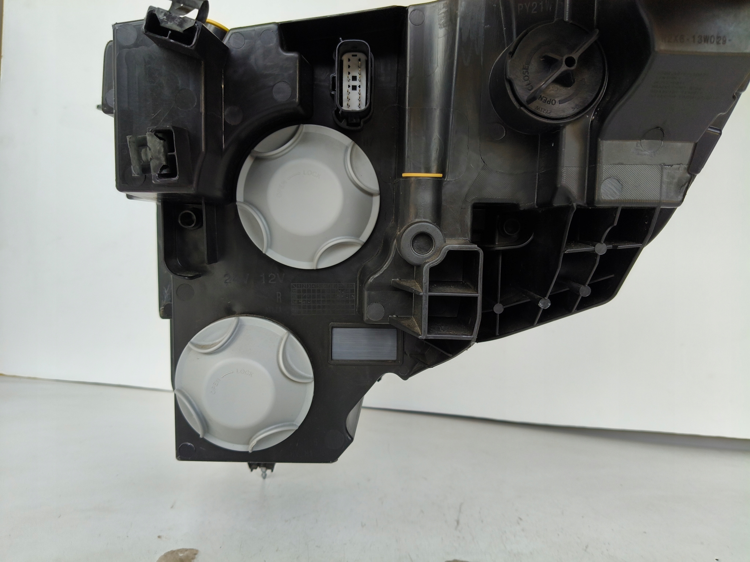 light right REFLEKTOR FORD TRANSIT COURIER 24