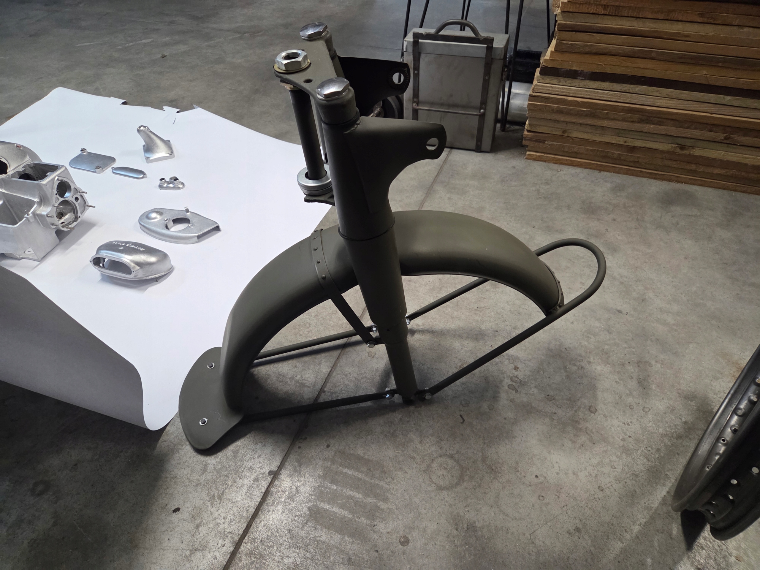 Odpružení přední části vidlice M-72 Bmw R71 teleskop nízký blatník