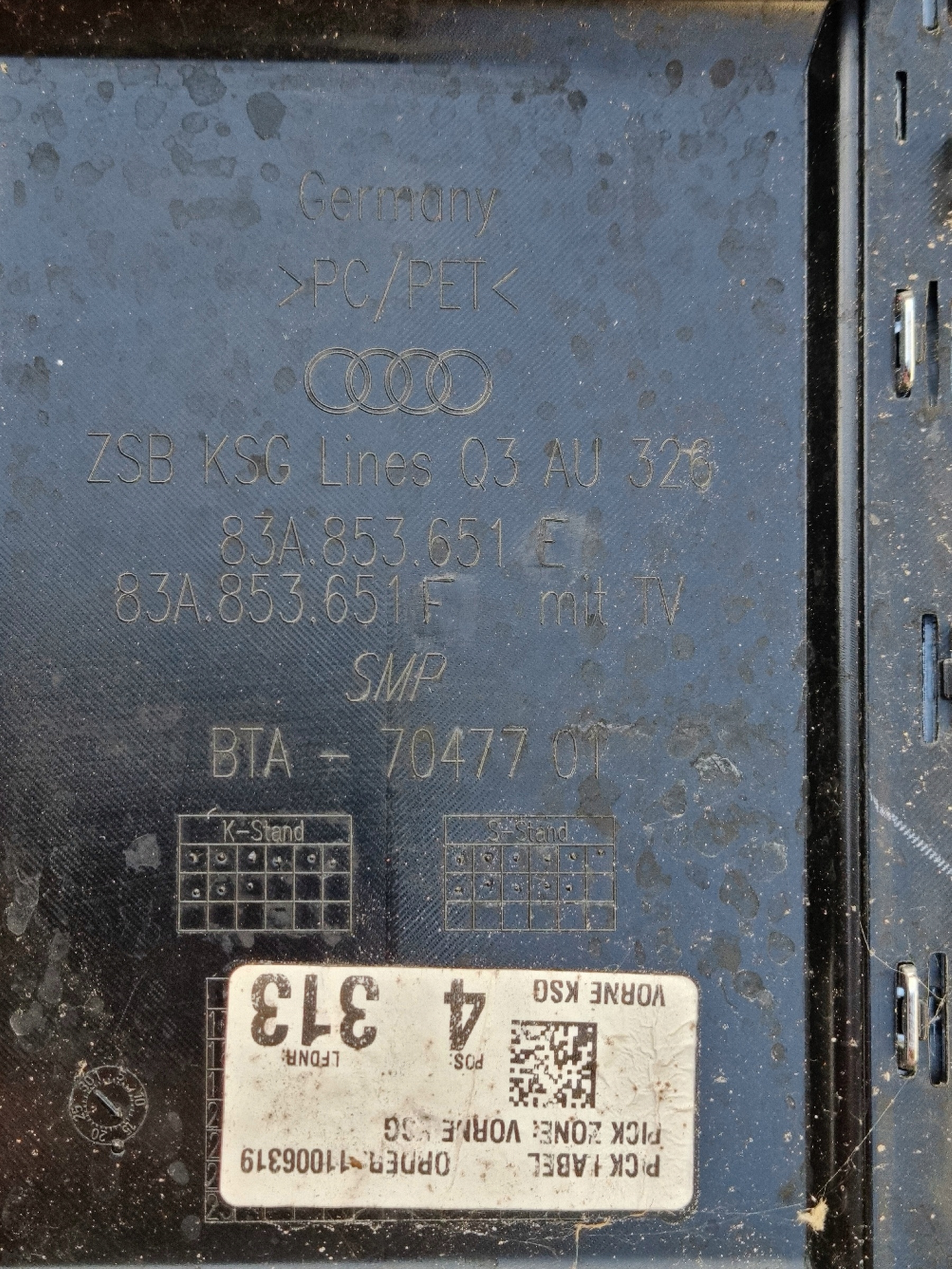 Audi Q3 83A бампер передний перед решетка радиатора
