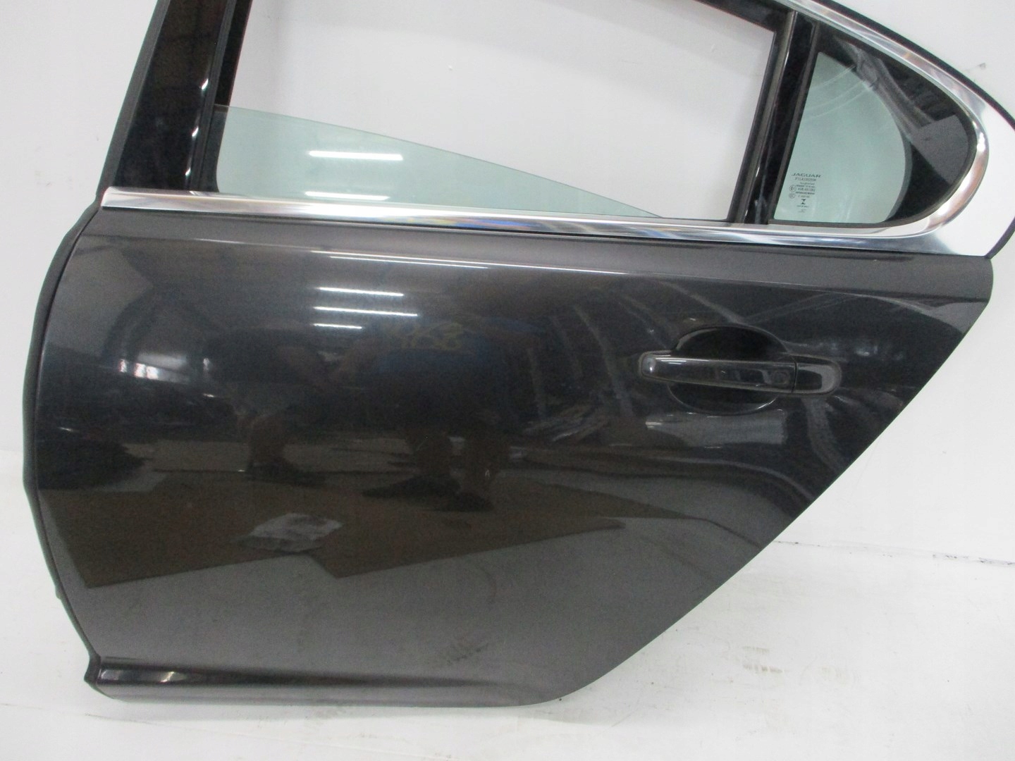 door left rear. Jaguar XF 14R