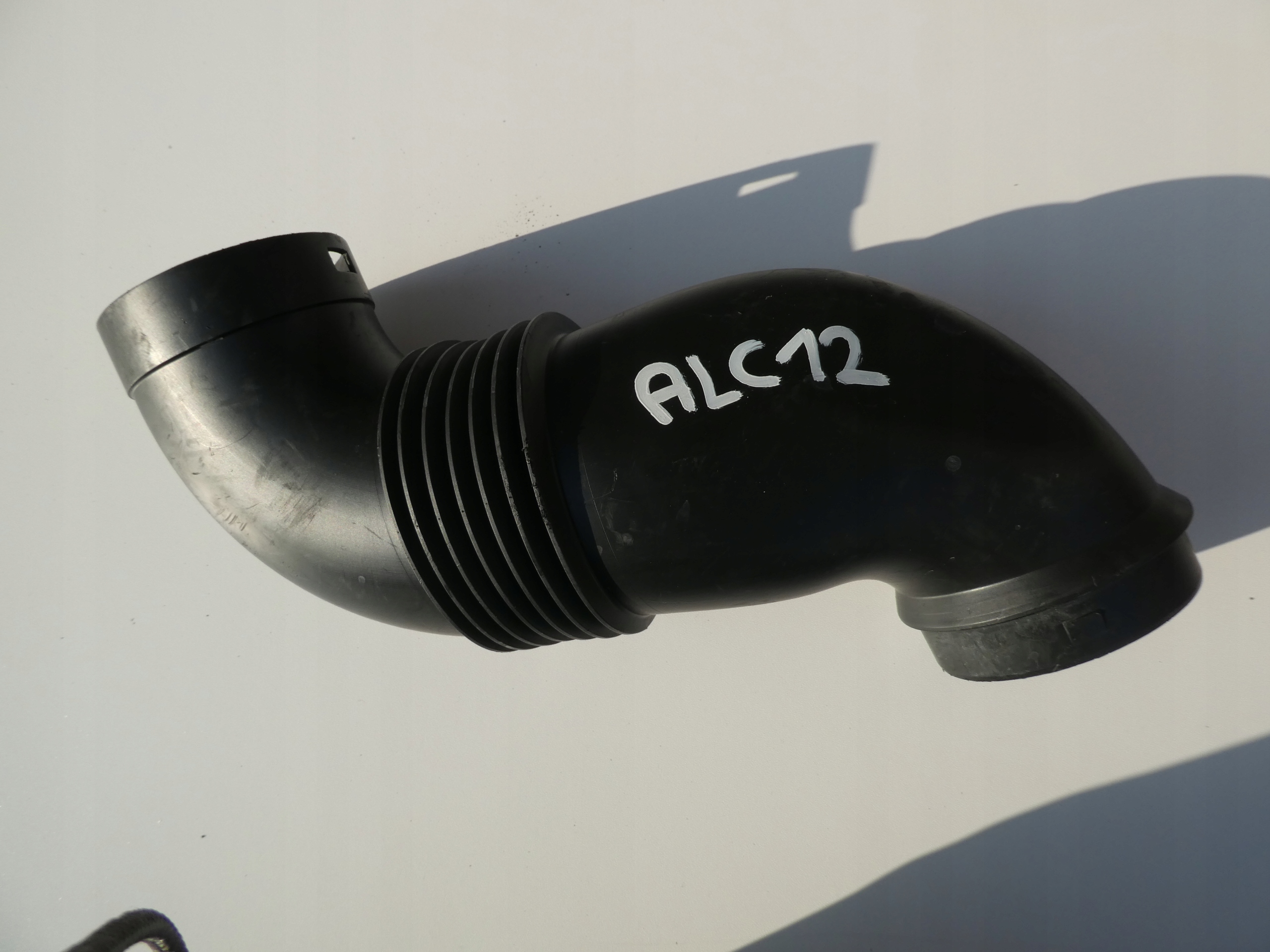 VW T6 2.0TDI air hose 7E0129578B