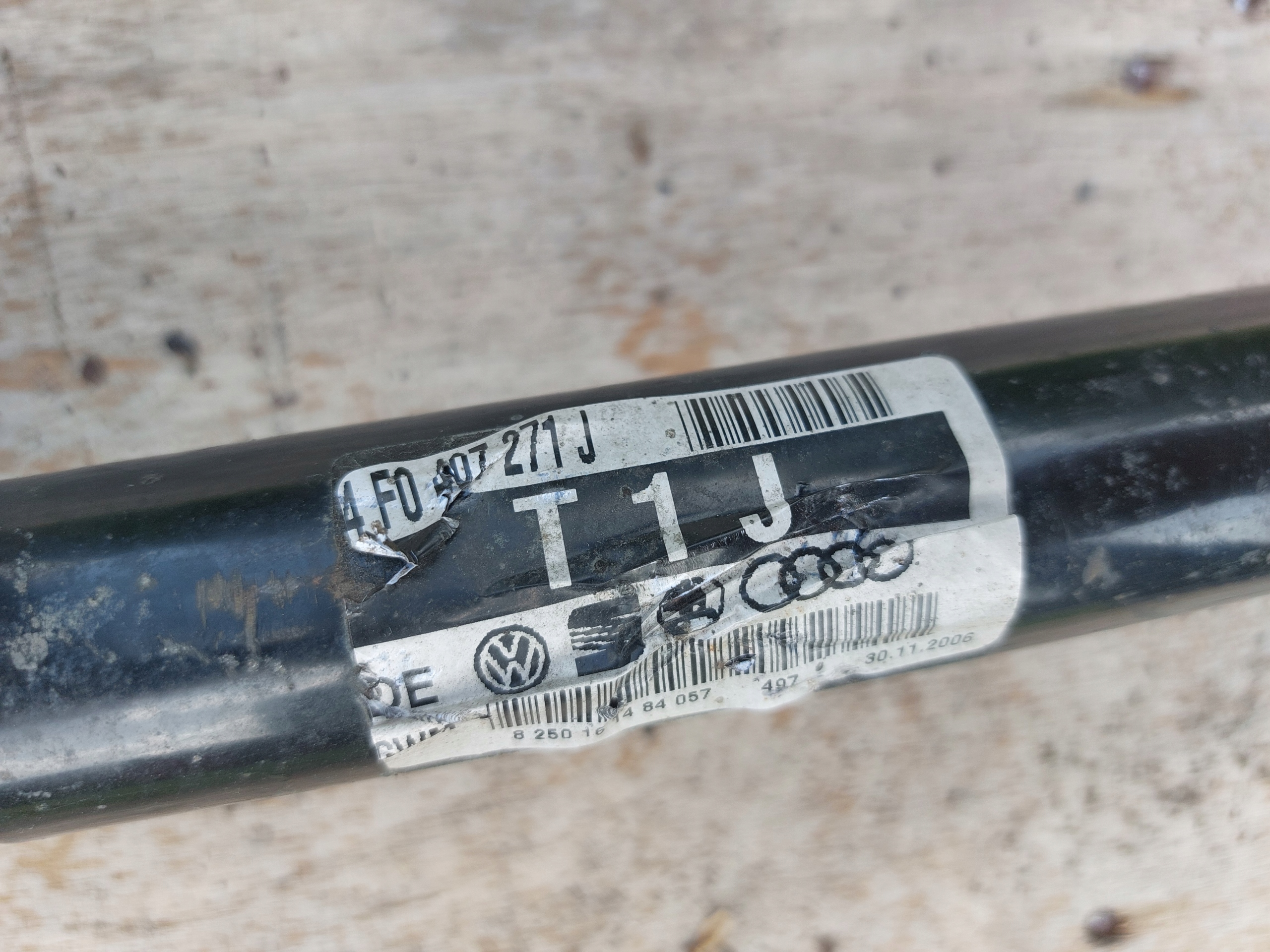 semi-axis left AUDI A6 C6 04-11 3.0TDI 4F0407271J