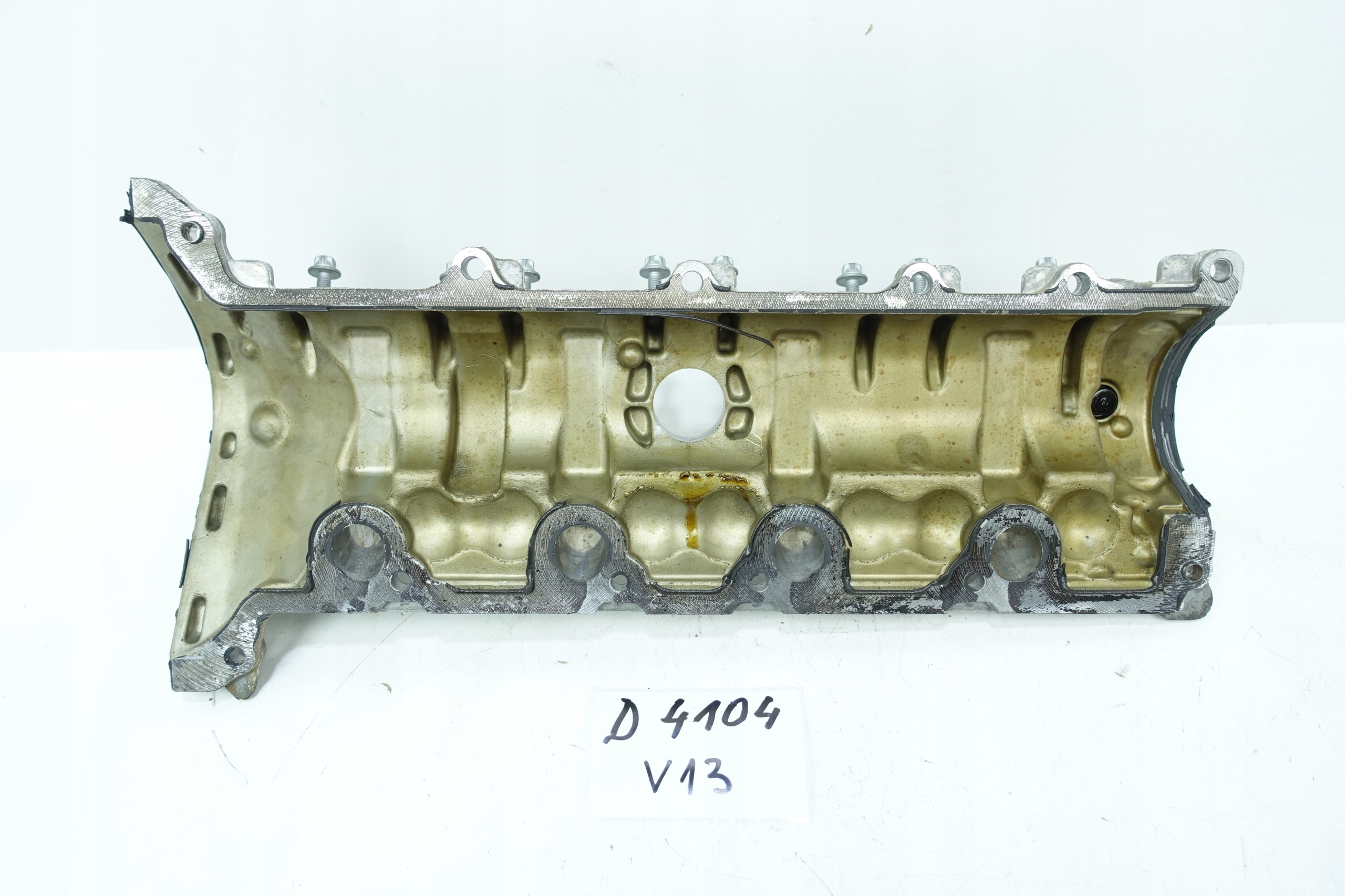 Abdeckung der Ventile MERCEDES A W177 1.3 A2820100201