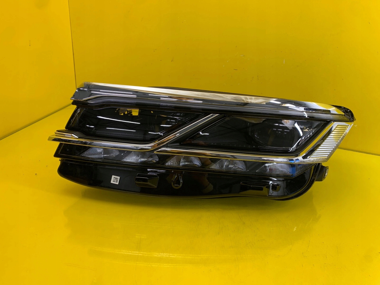 light left VW Touareg III 3 19- Full led 761941081