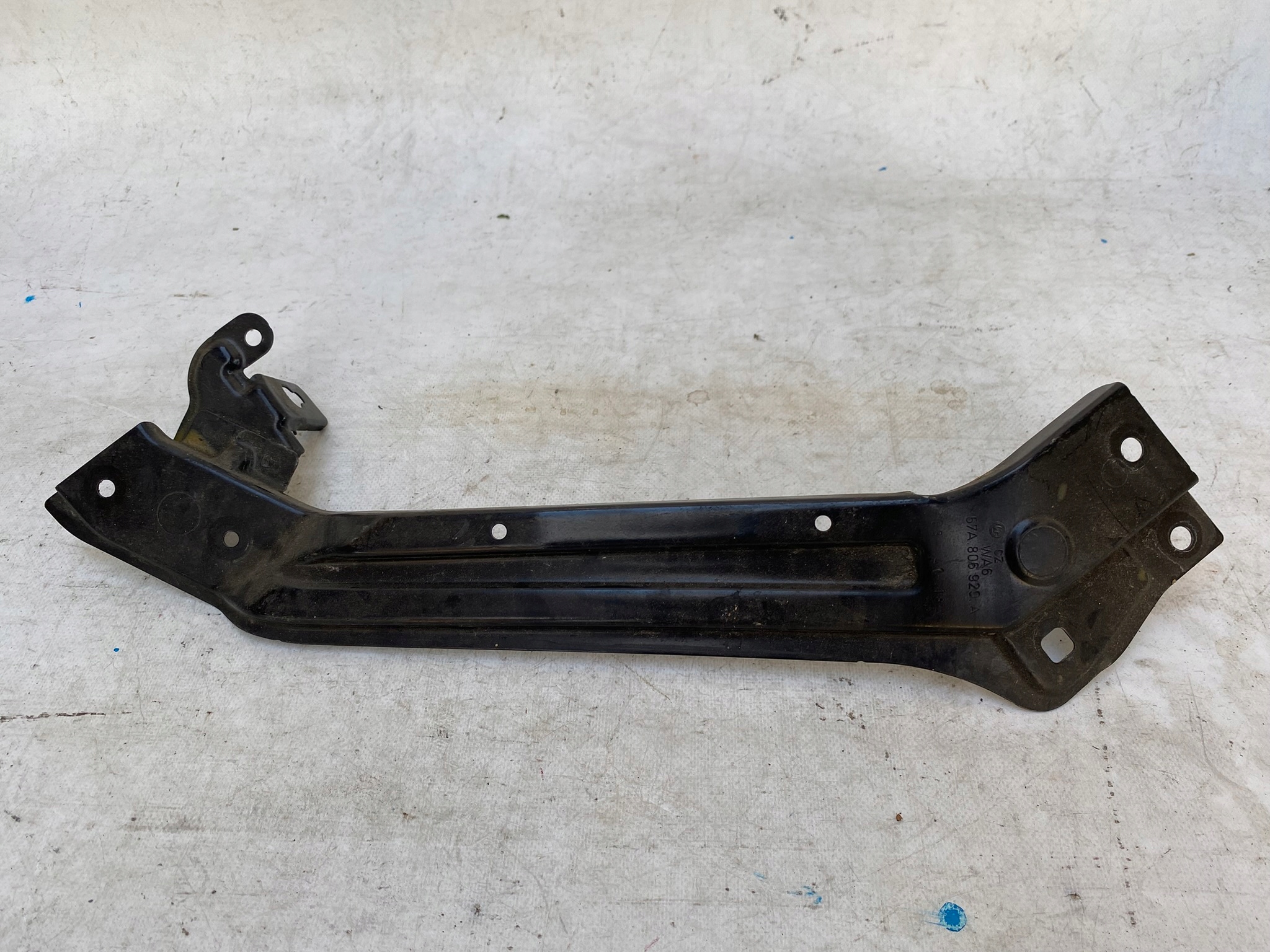 SKODA KAROQ 17- console holder supports lights left front 57A806929A