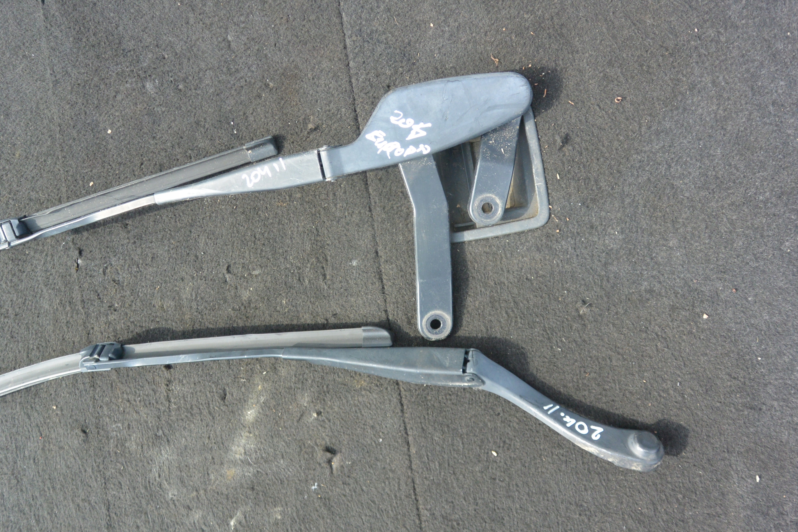 WISCHERARM BOSCH KPL MERCEDES C W204 EU