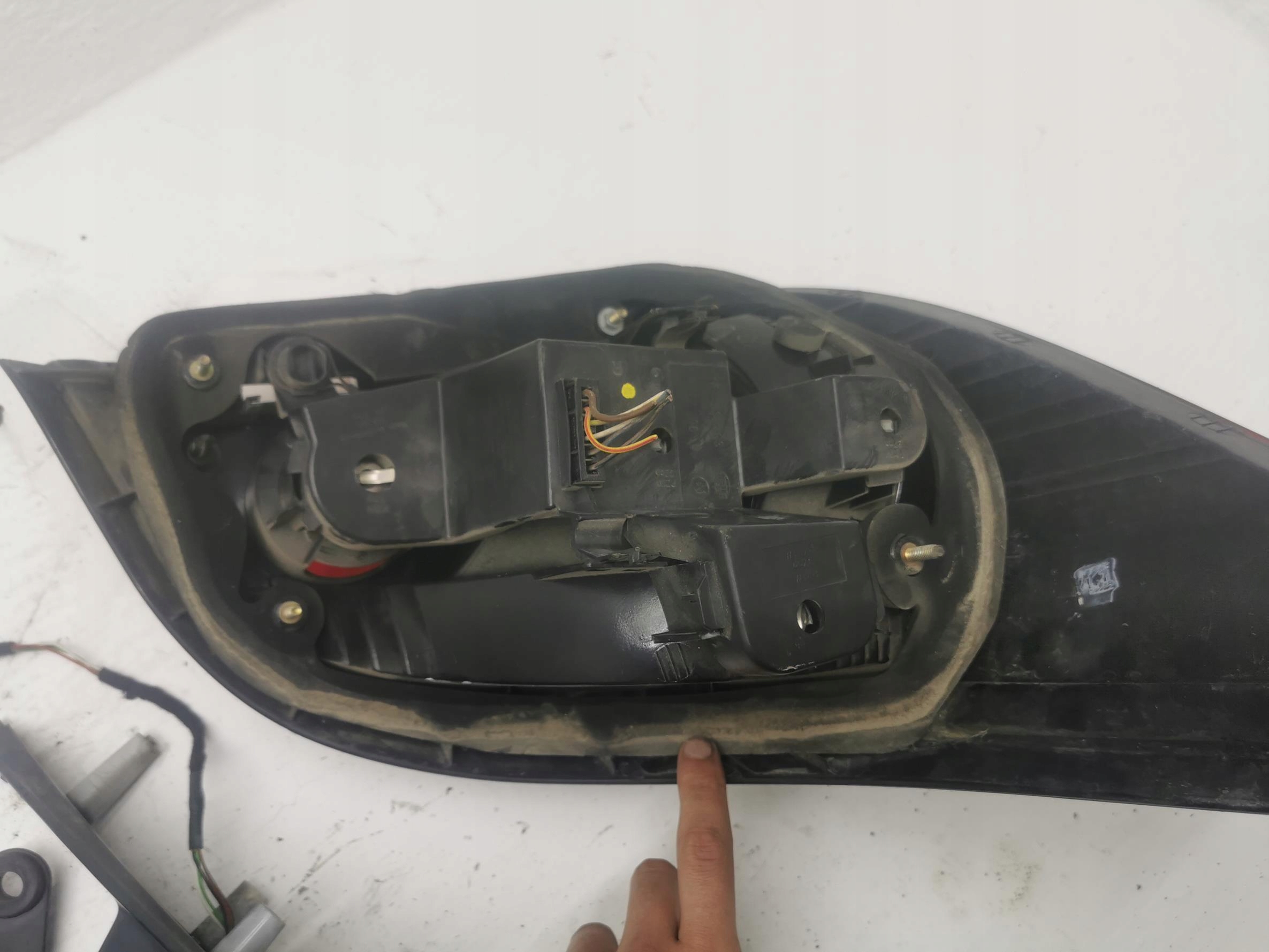 light right rear part BMW SERIA 5 E60 6910768 sedan